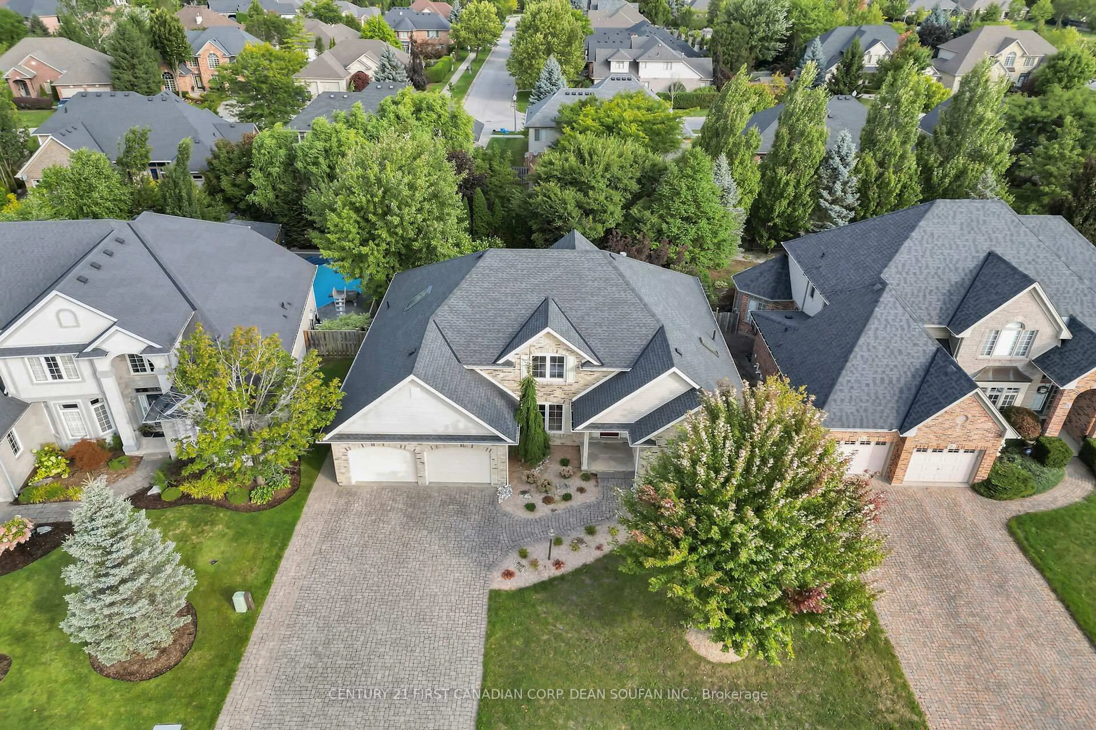 A pic from outside/outdoor area/front of a property/back of a property/a pic from drone, street for 540 Mcgarrell Pl, London North Ontario N6G 5J8