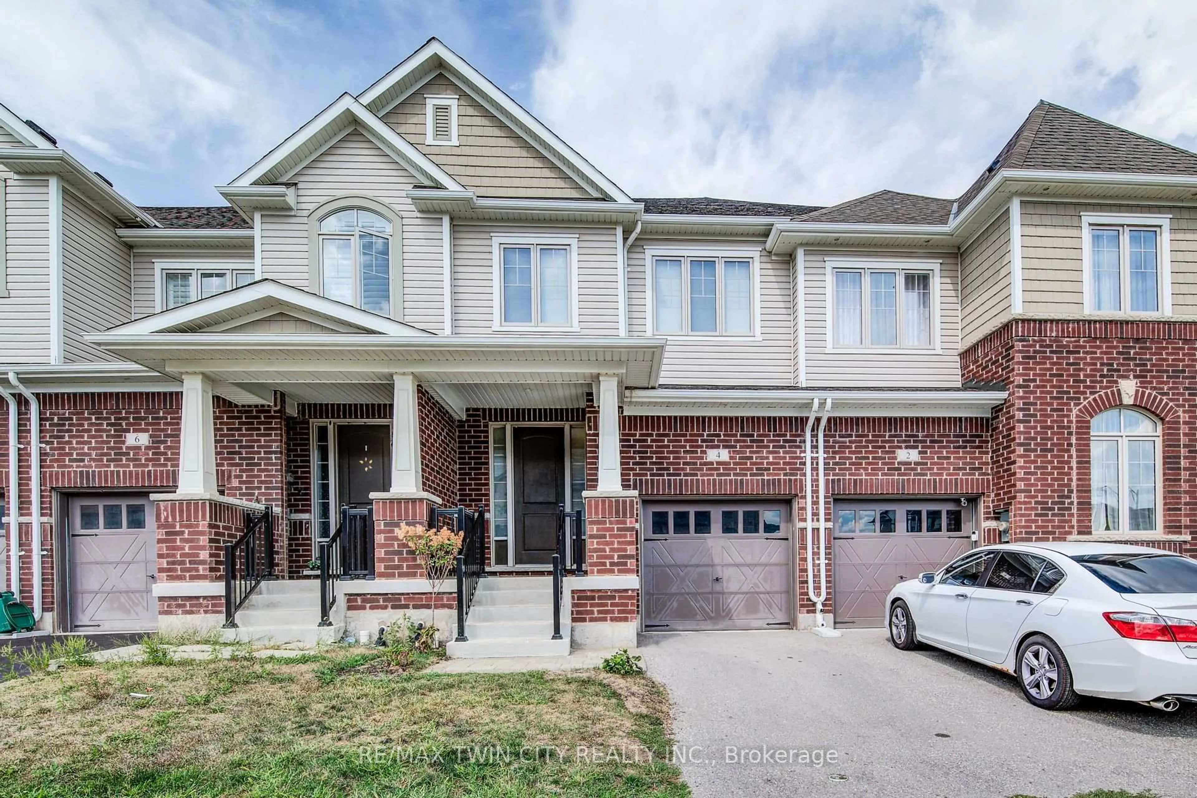 Home with brick exterior material, street for 4 Stonehill Ave, Kitchener Ontario N2R 0N8