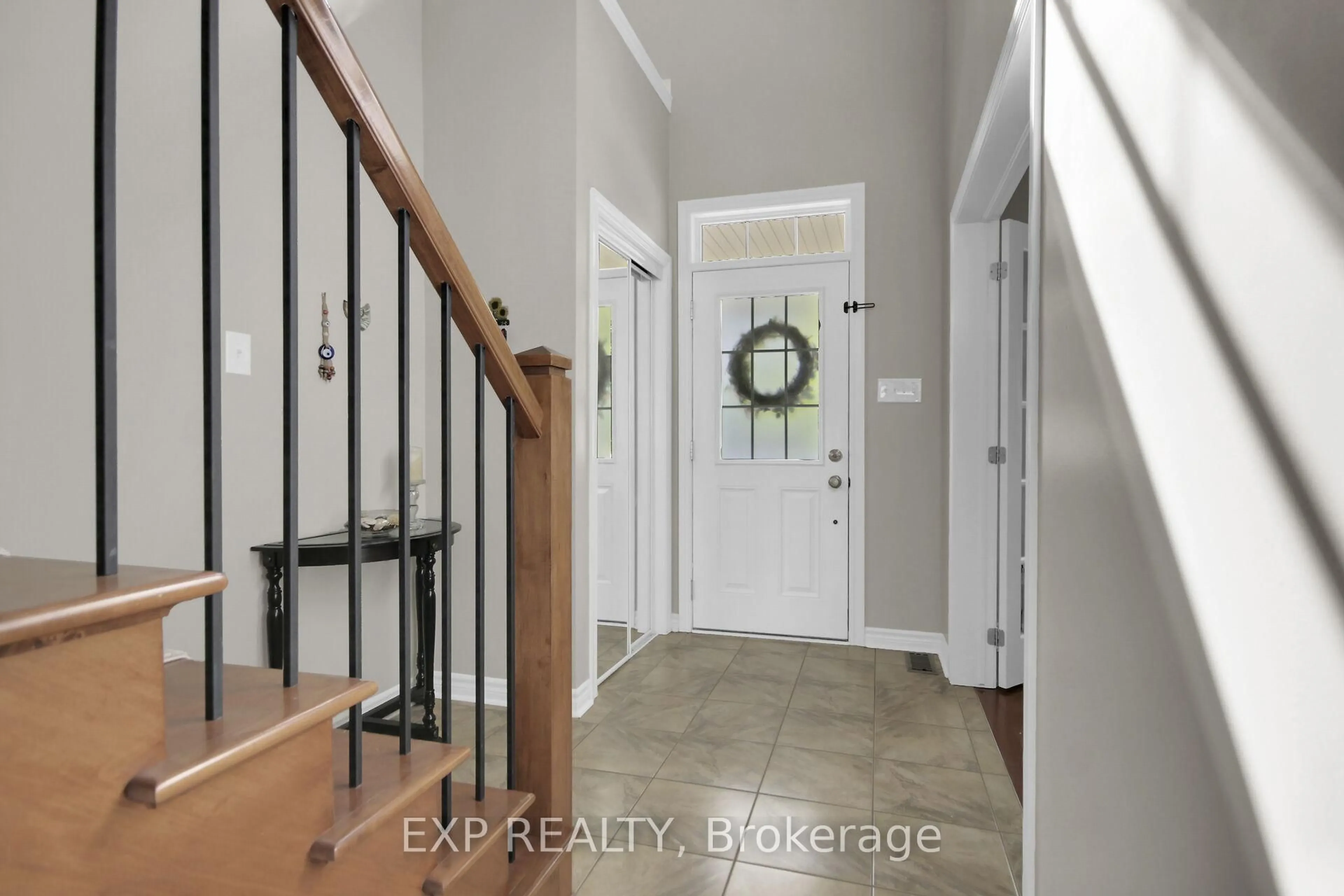 Indoor entryway for 2629 Watermusic Bay Cres, Ottawa Ontario K2J 0T4