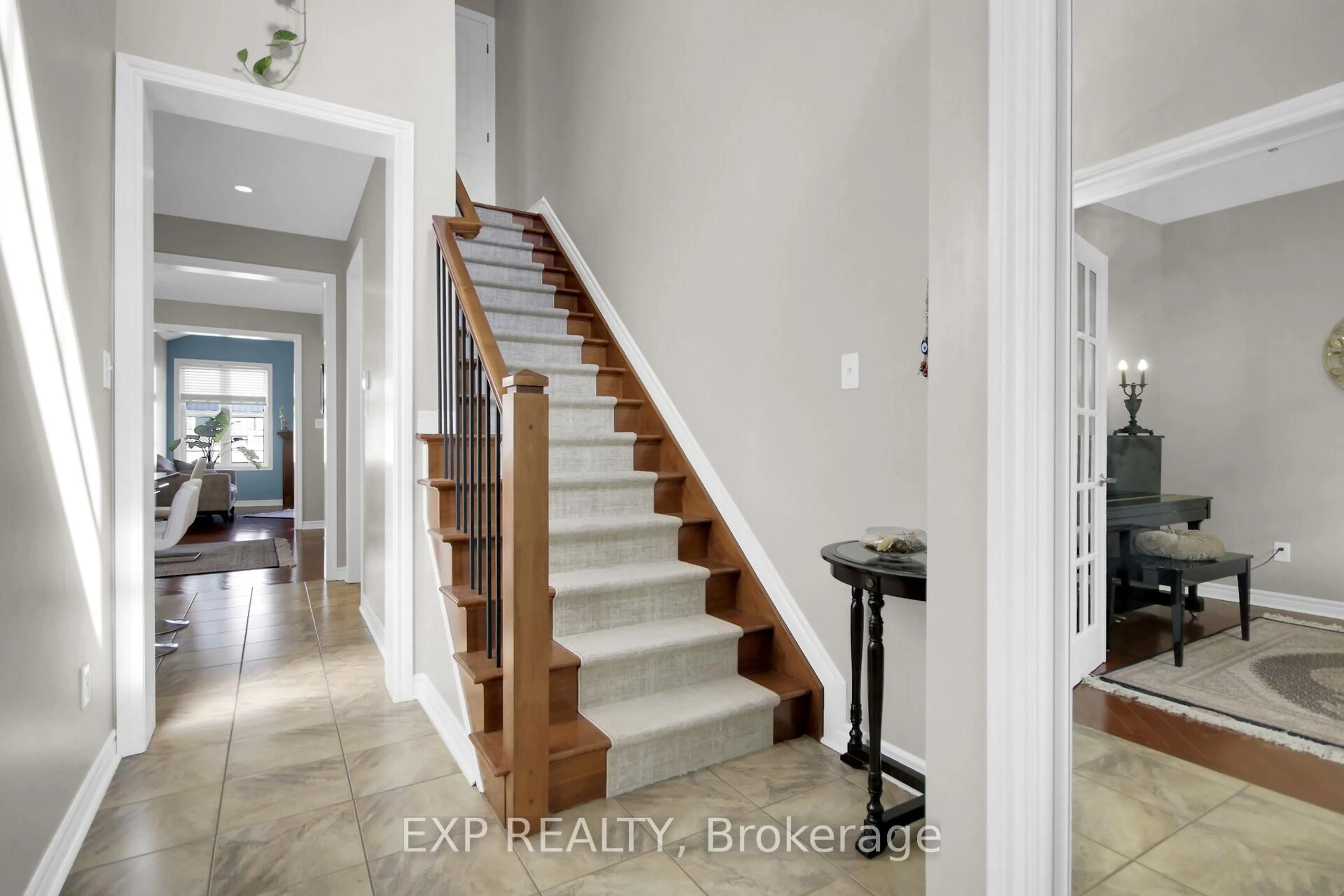 Indoor entryway for 2629 Watermusic Bay Cres, Ottawa Ontario K2J 0T4