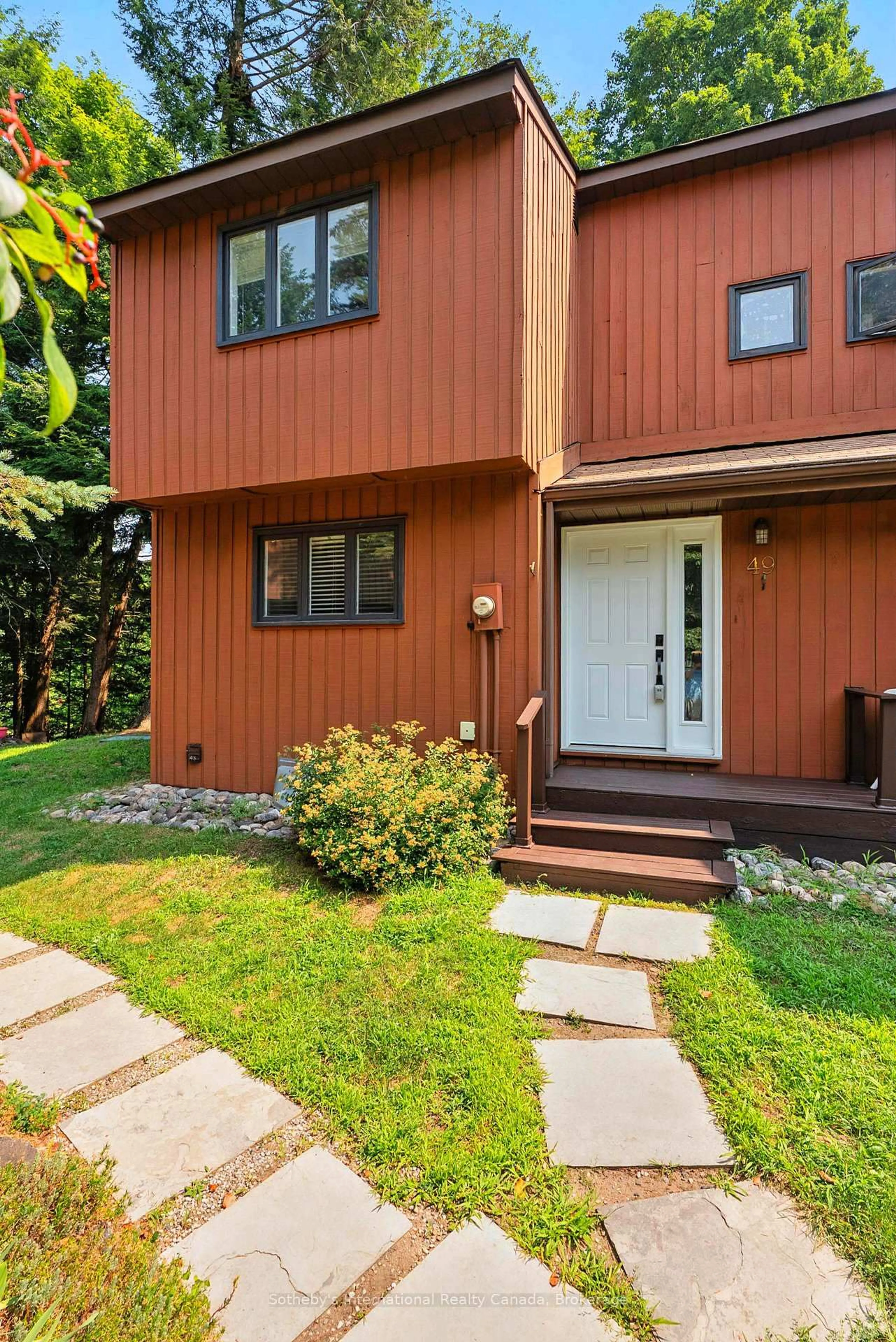 Home with brick exterior material, street for 49 Southbank Dr, Bracebridge Ontario P1L 1G2