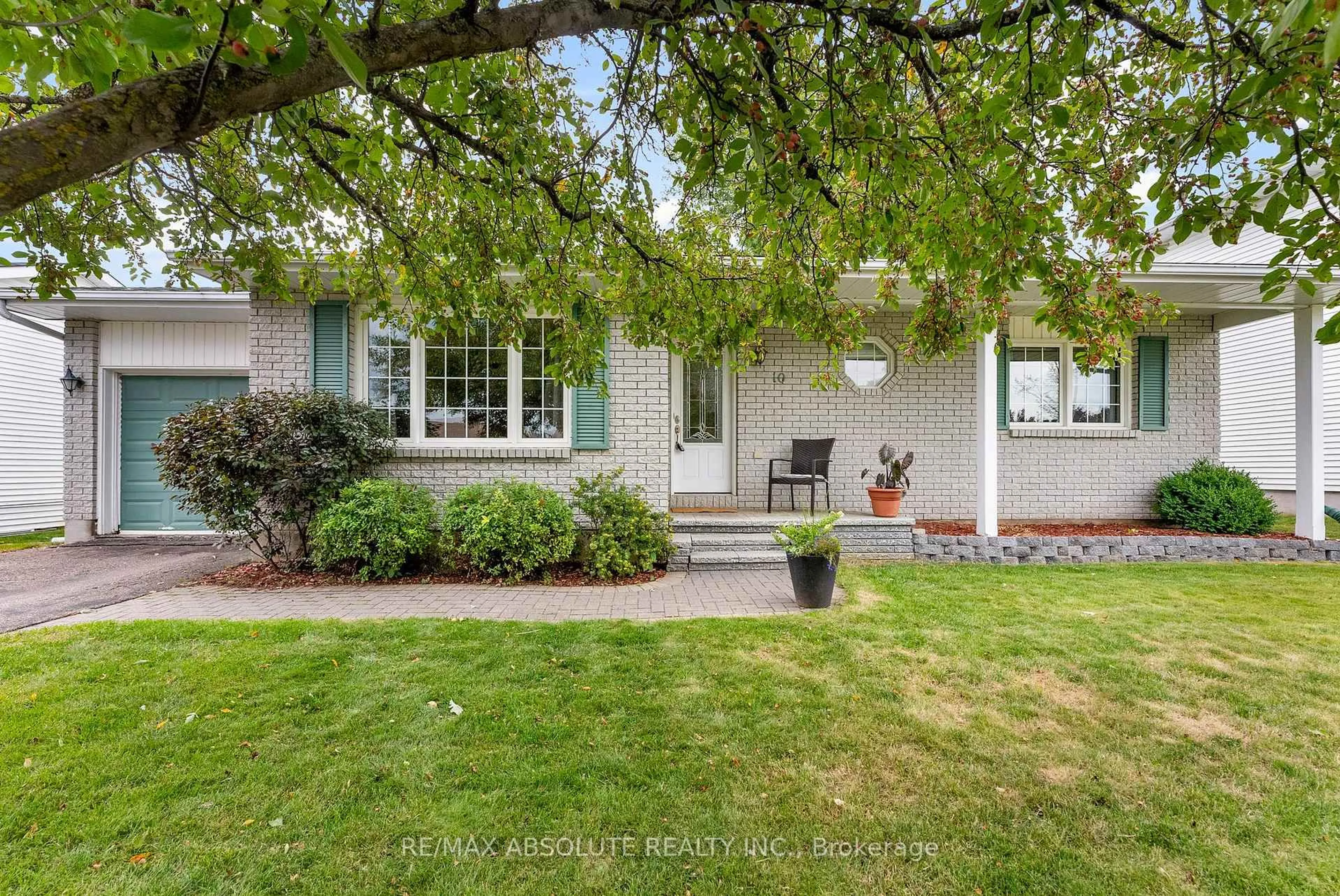 Home with vinyl exterior material, street for 10 Maple Dr, Arnprior Ontario K7S 3V3
