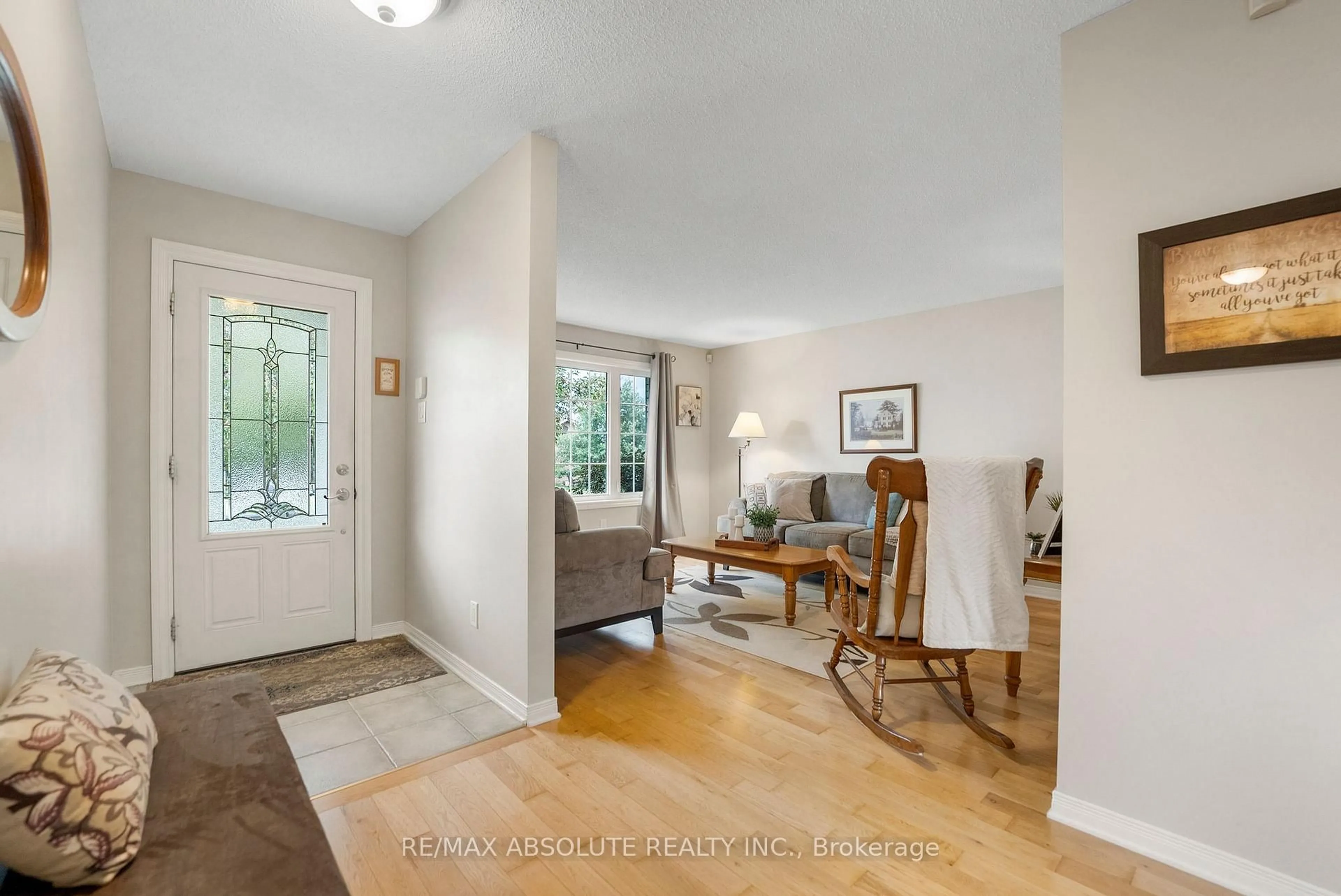 Indoor entryway for 10 Maple Dr, Arnprior Ontario K7S 3V3