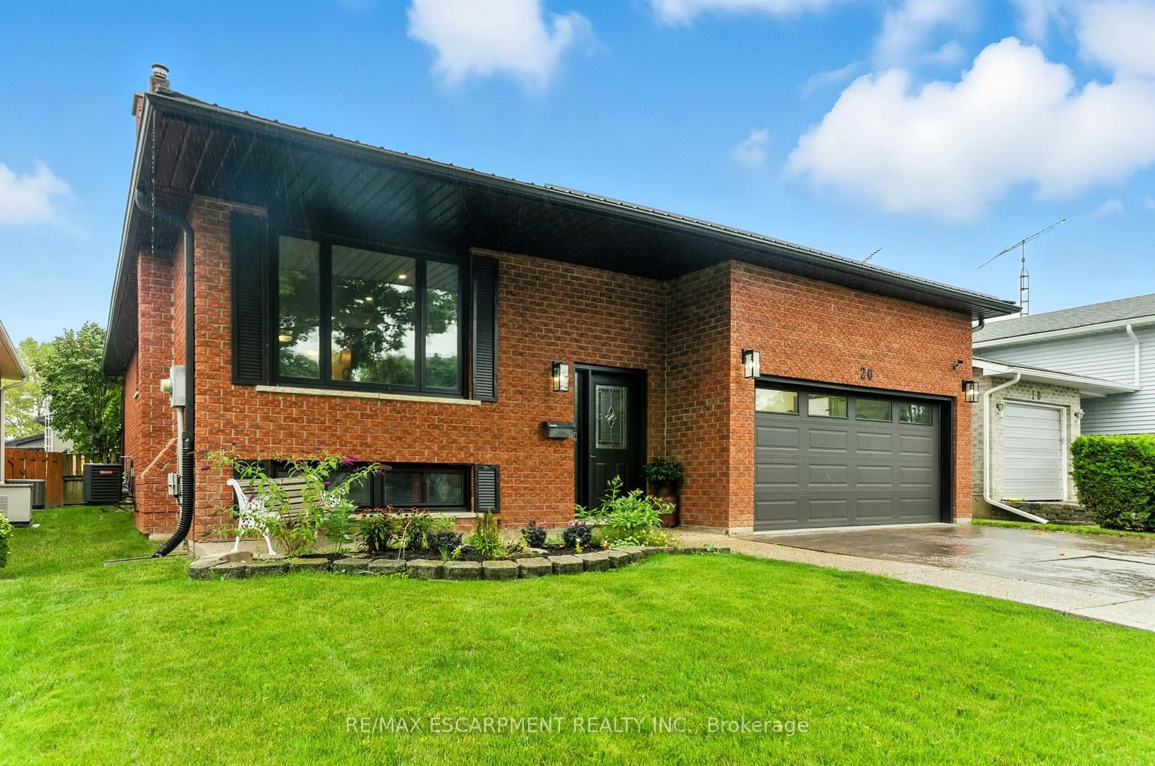 Home with brick exterior material, street for 20 Woodfield Ave, Haldimand Ontario N0A 1A0