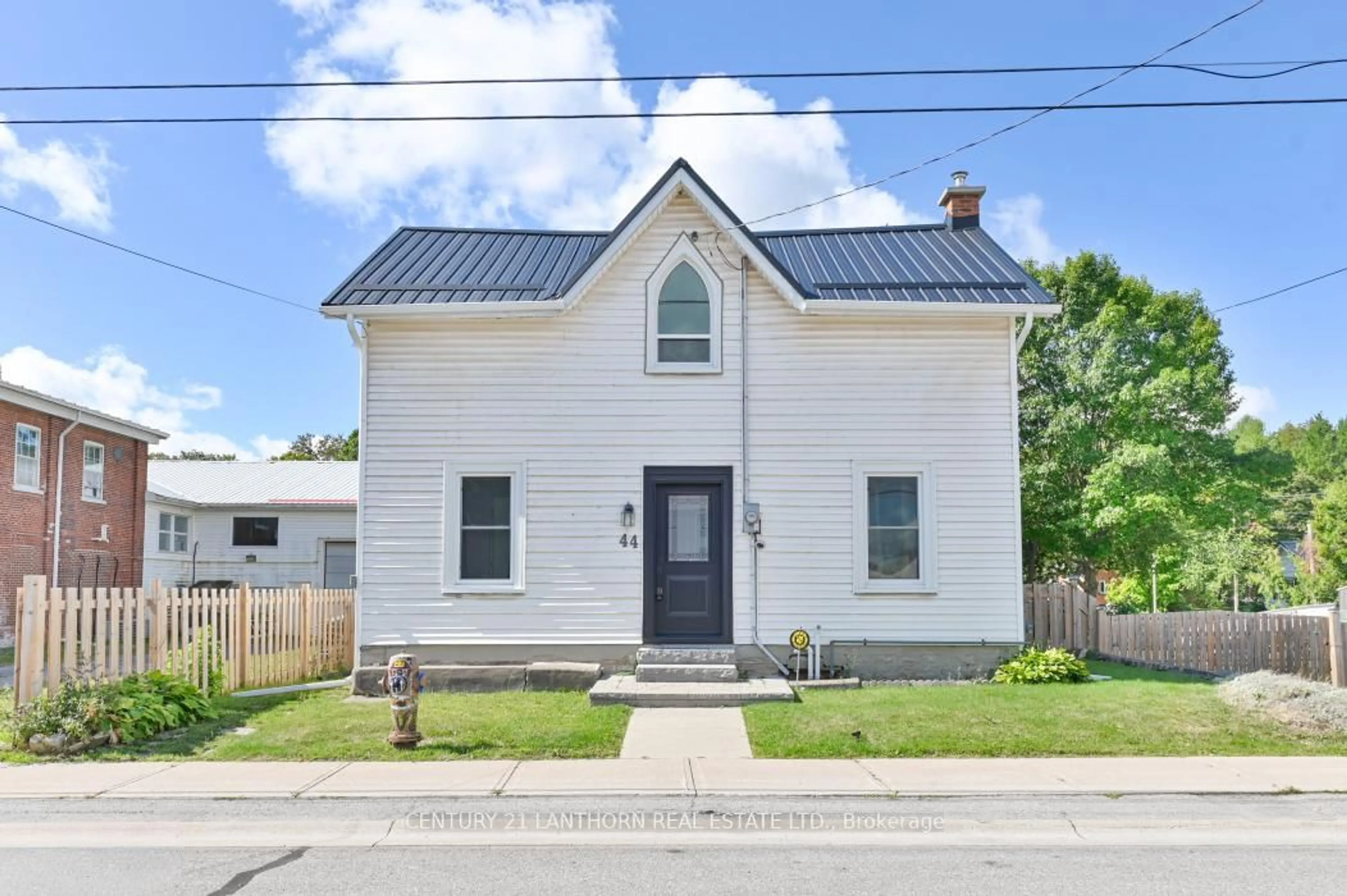 Home with vinyl exterior material, street for 44 Metcalf St, Tweed Ontario K0K 3J0