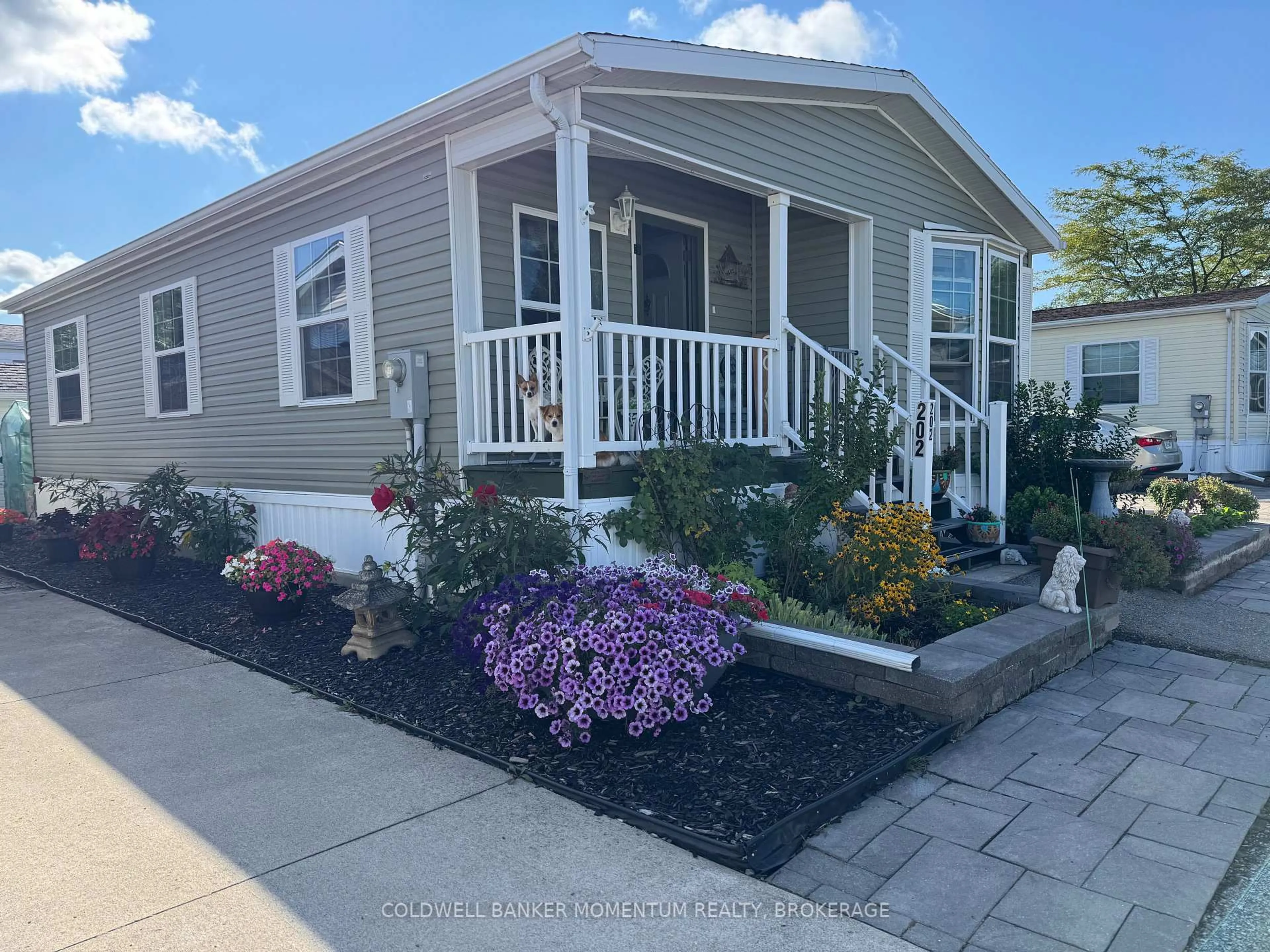 Home with vinyl exterior material, street for 202 3033 Townline Rd, Stevensville Rd, Fort Erie Ontario L0S 1S1