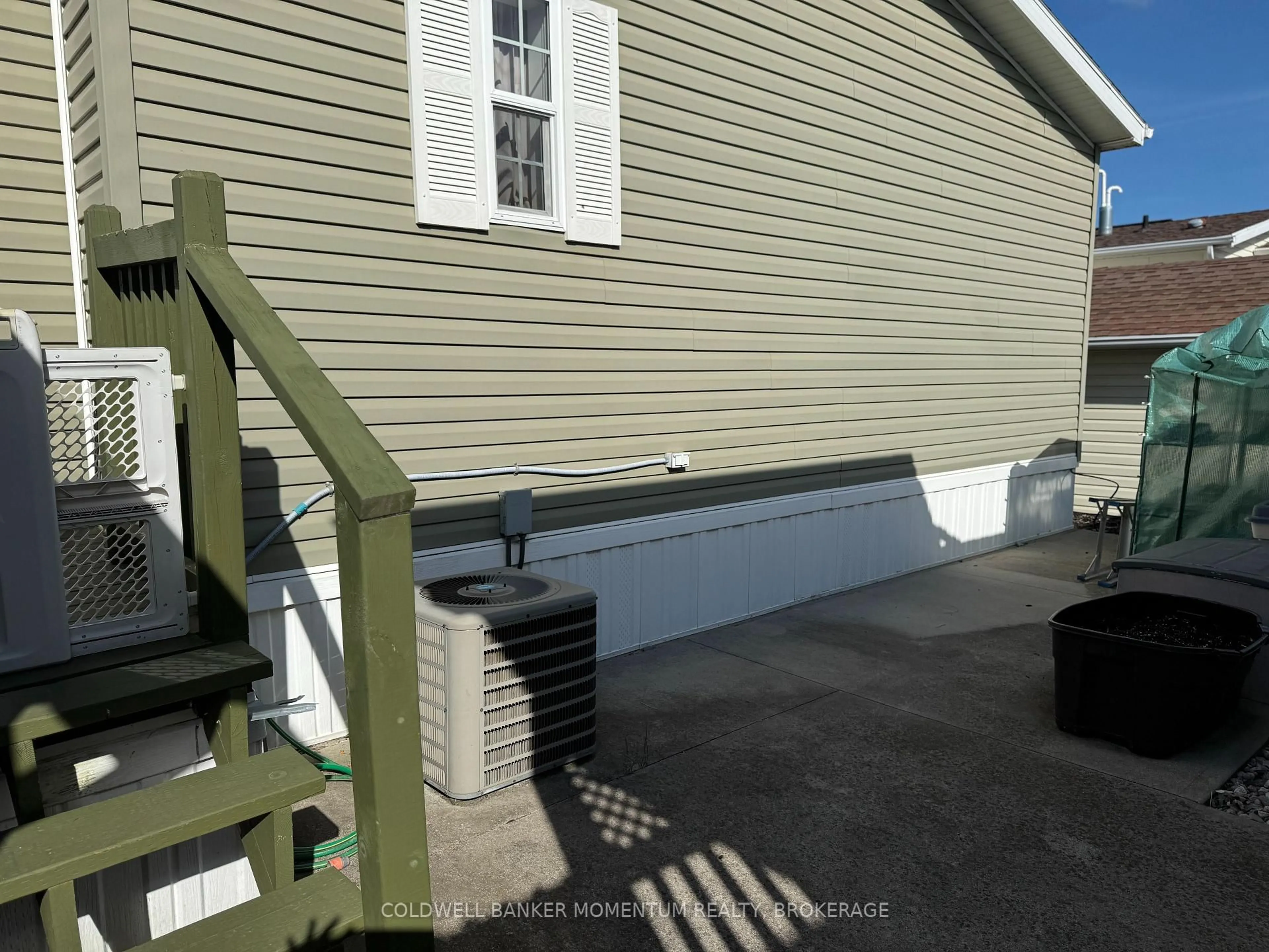 Home with vinyl exterior material, street for 202 3033 Townline Rd, Stevensville Rd, Fort Erie Ontario L0S 1S1