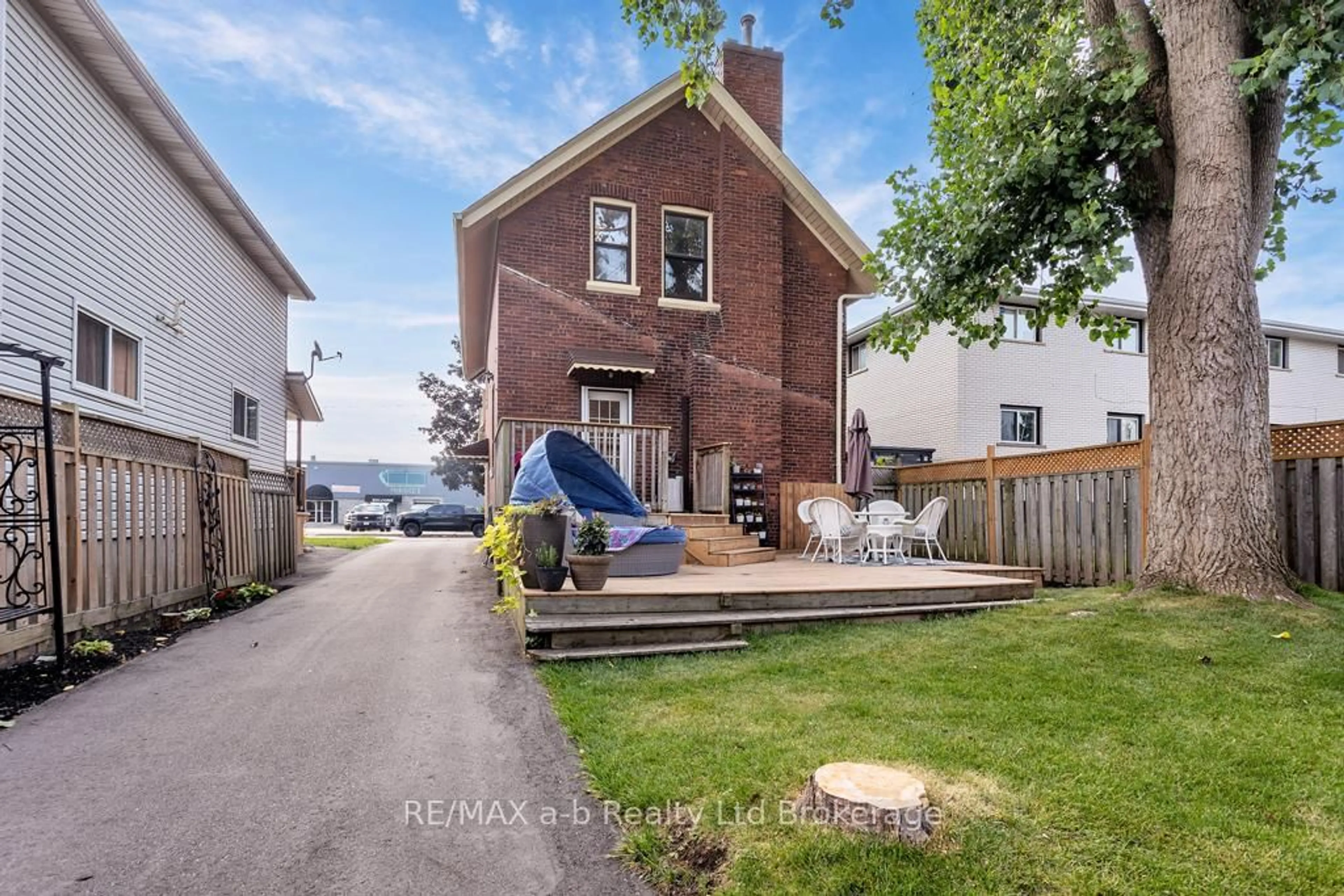 Home with brick exterior material, street for 115 Winniett St, Brant Ontario N3T 1N1