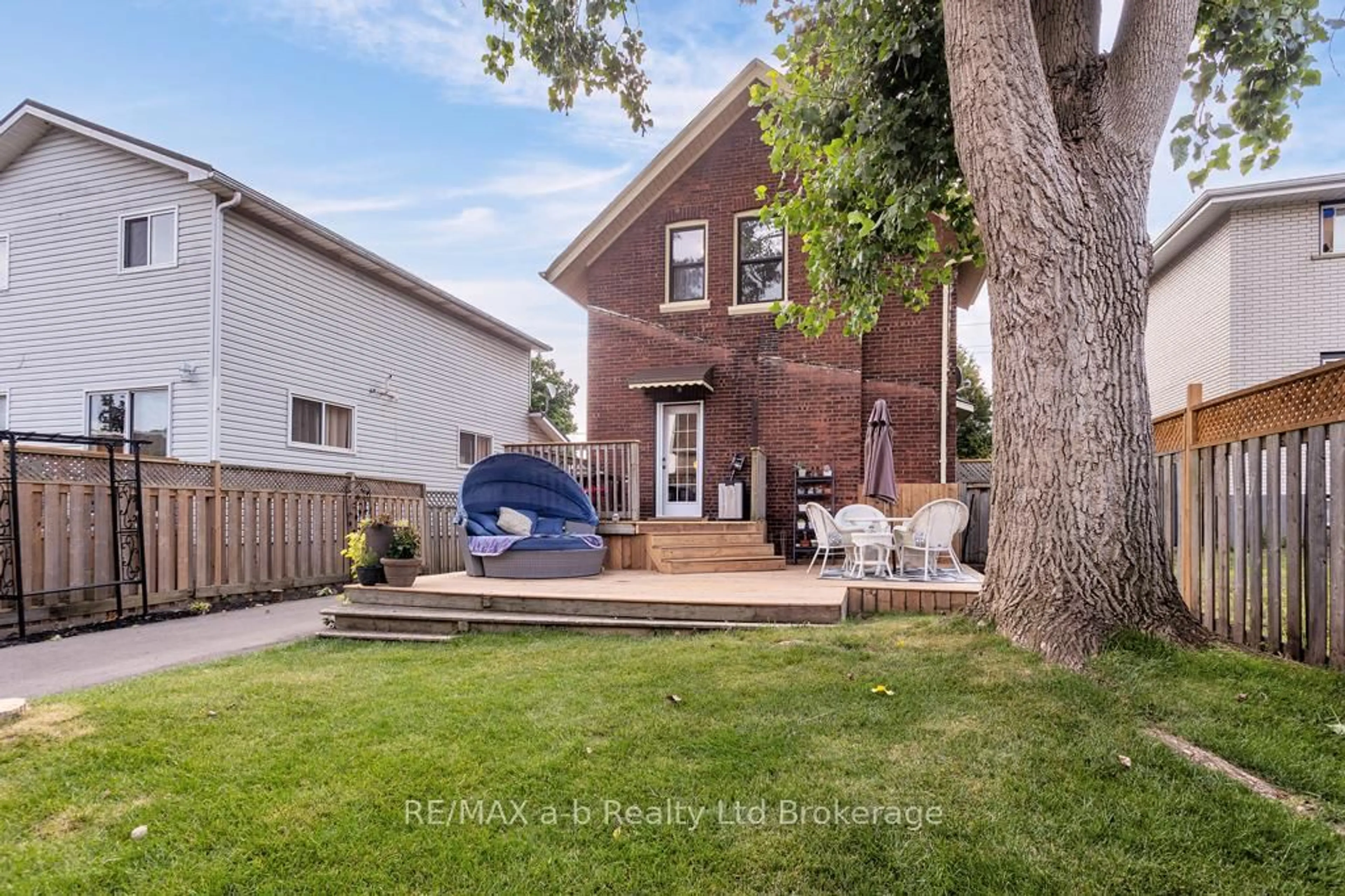 Home with brick exterior material, street for 115 Winniett St, Brant Ontario N3T 1N1