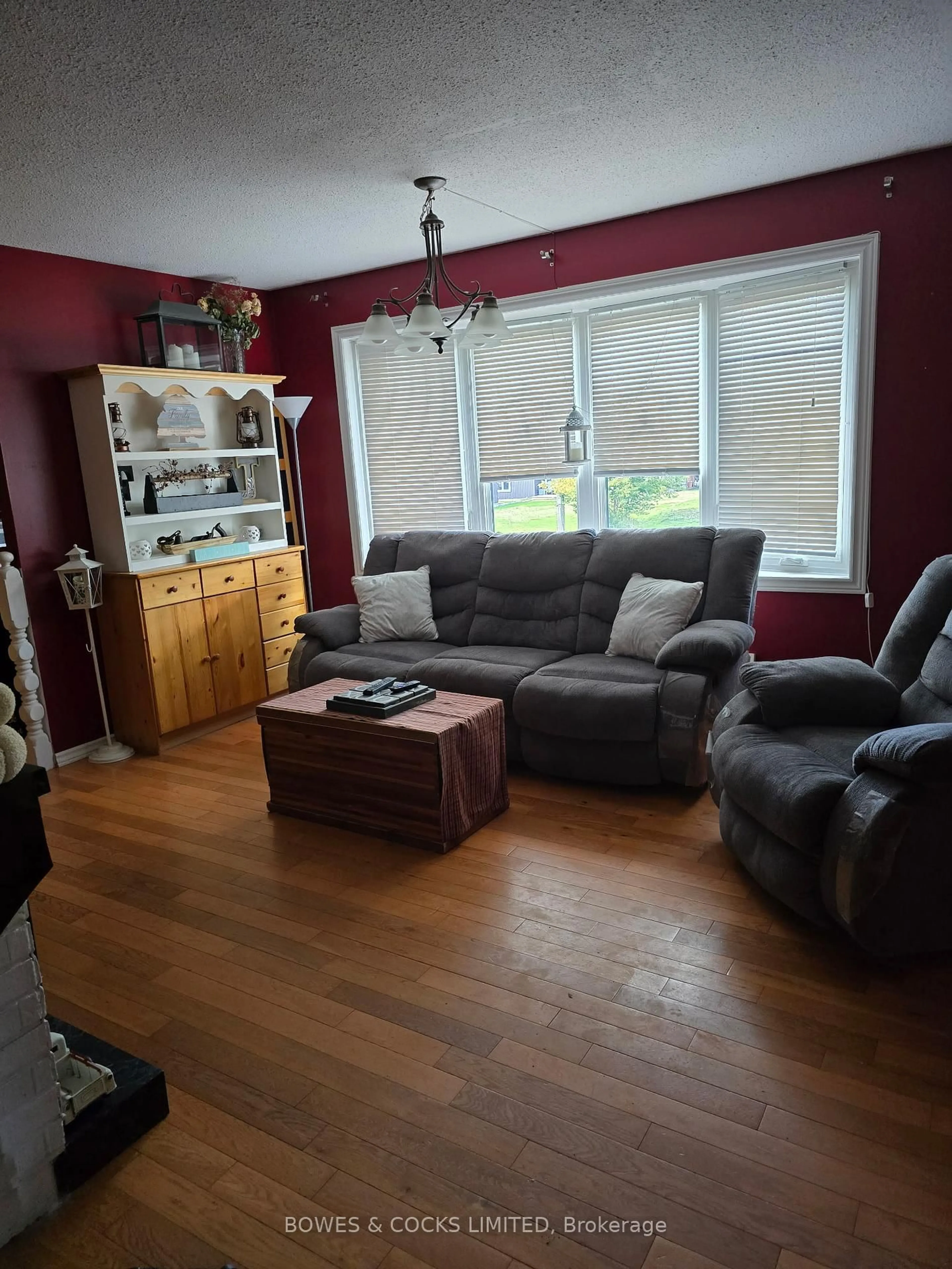 Living room with furniture, unknown for 33 Maple Grove Rd, Kawartha Lakes Ontario K9V 4R6
