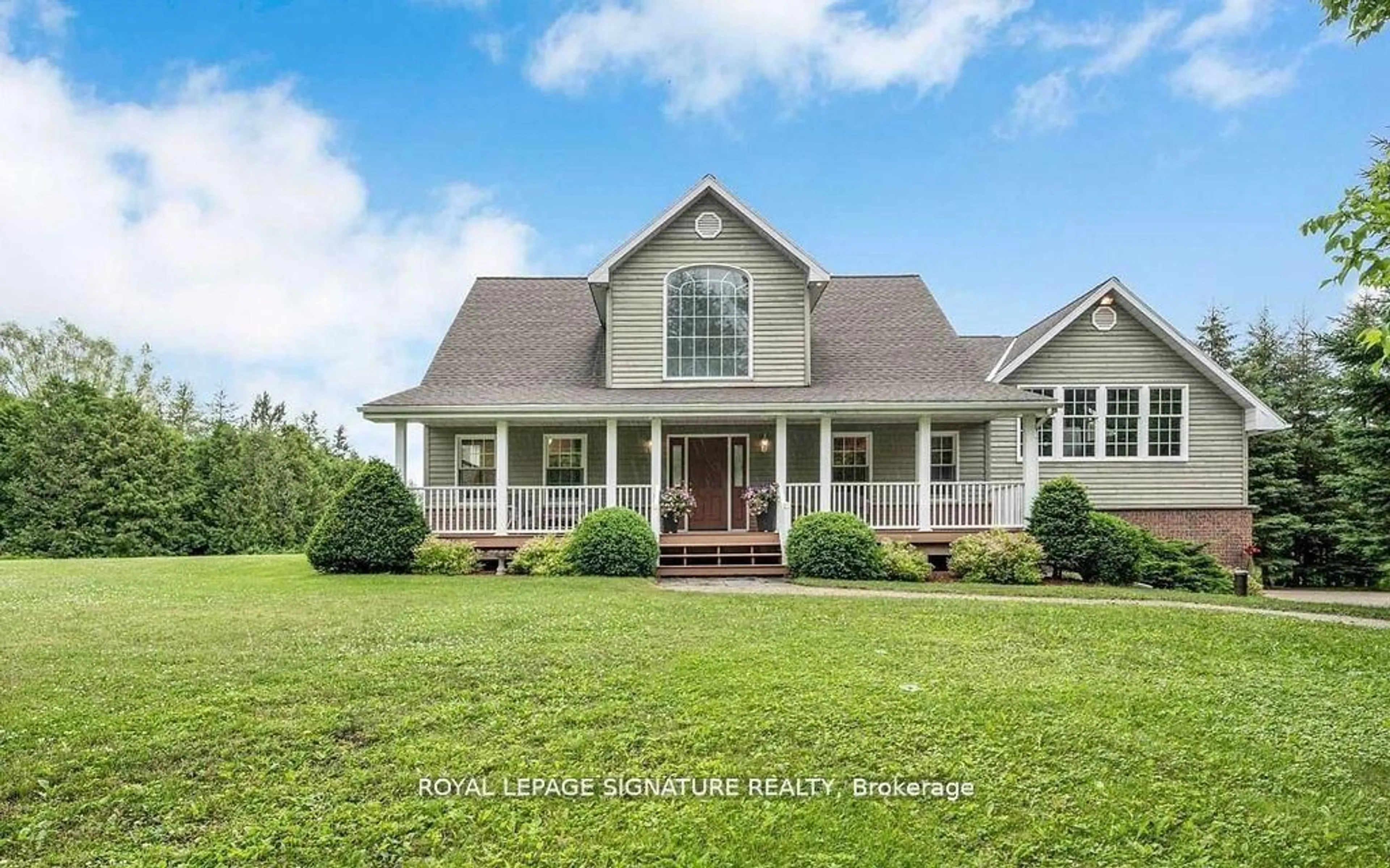Home with vinyl exterior material, water/lake/river/ocean view for 5359 Eighth Line, Erin Ontario N0B 1T0