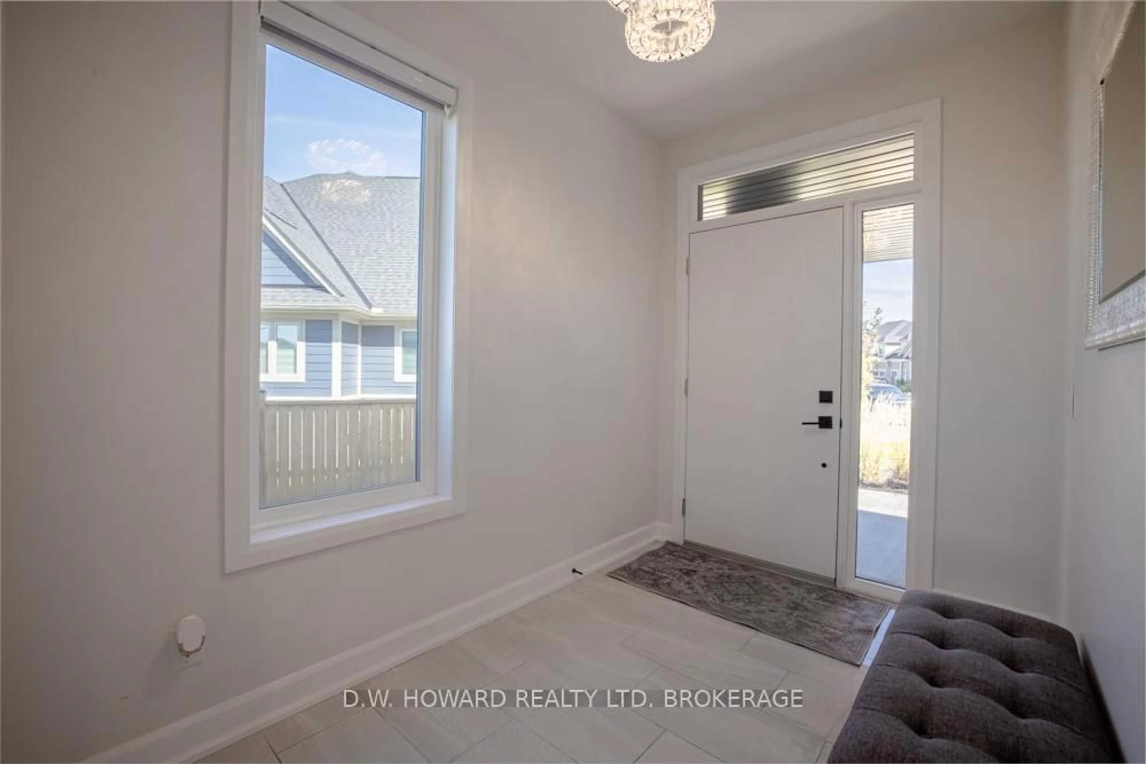 Indoor entryway for 3919 Mitchell Cres, Fort Erie Ontario L0S 1S0