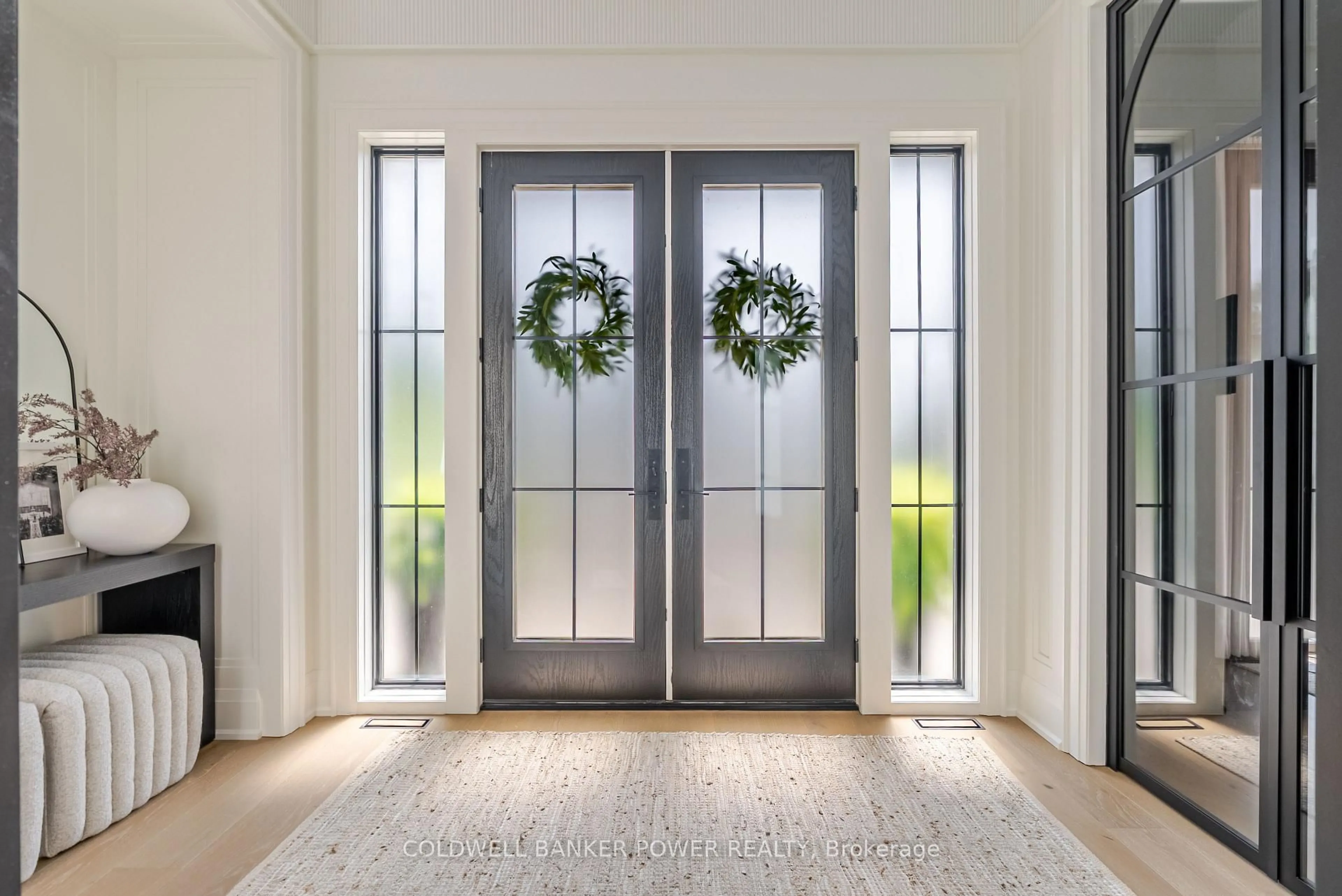Indoor entryway for 720 Apricot Dr #14, London South Ontario N6K 0M5