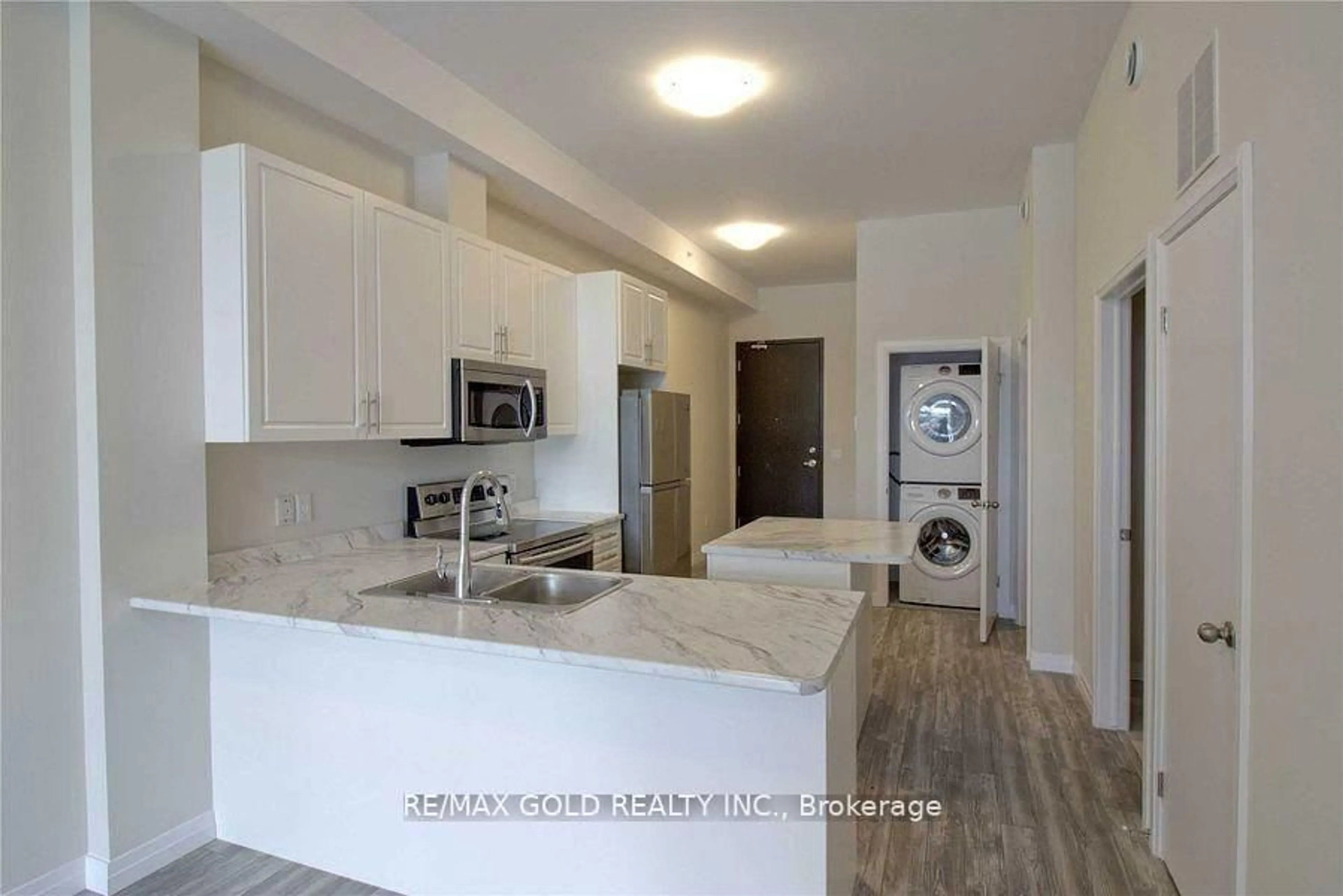 Open concept kitchen, ceramic/tile floor for 85 Morrell St #107B, Brantford Ontario N3T 4J6
