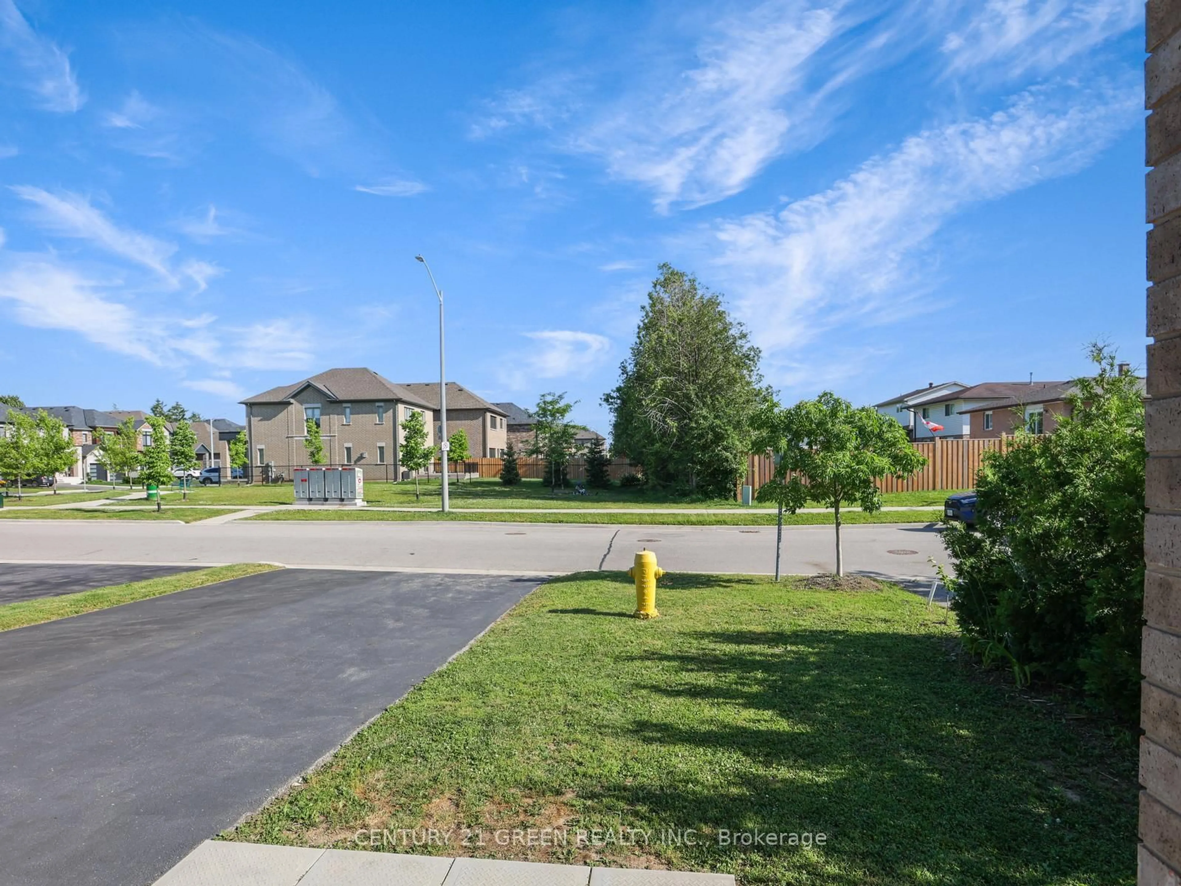 A pic from outside/outdoor area/front of a property/back of a property/a pic from drone, street for 4 Slater St, Cambridge Ontario N1R 0C4