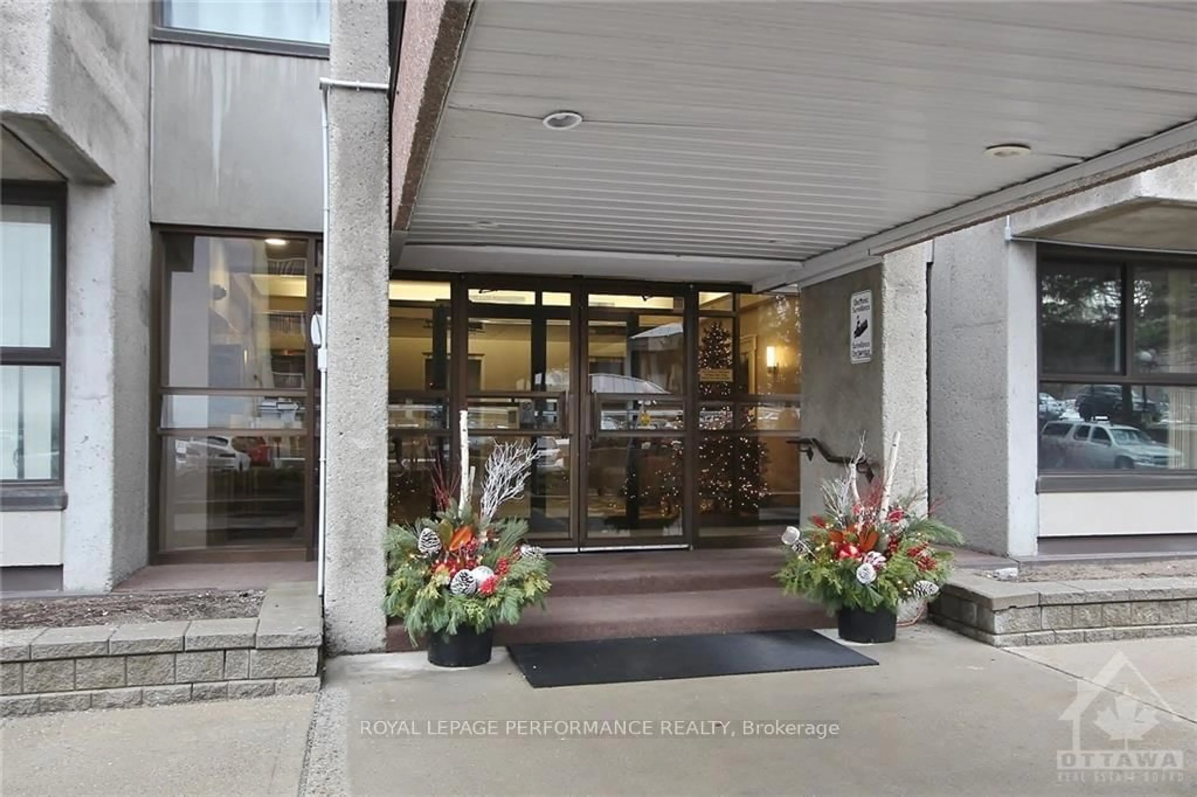 Lobby for 1785 Frobisher Lane #1102, Ottawa Ontario K1G 3T7