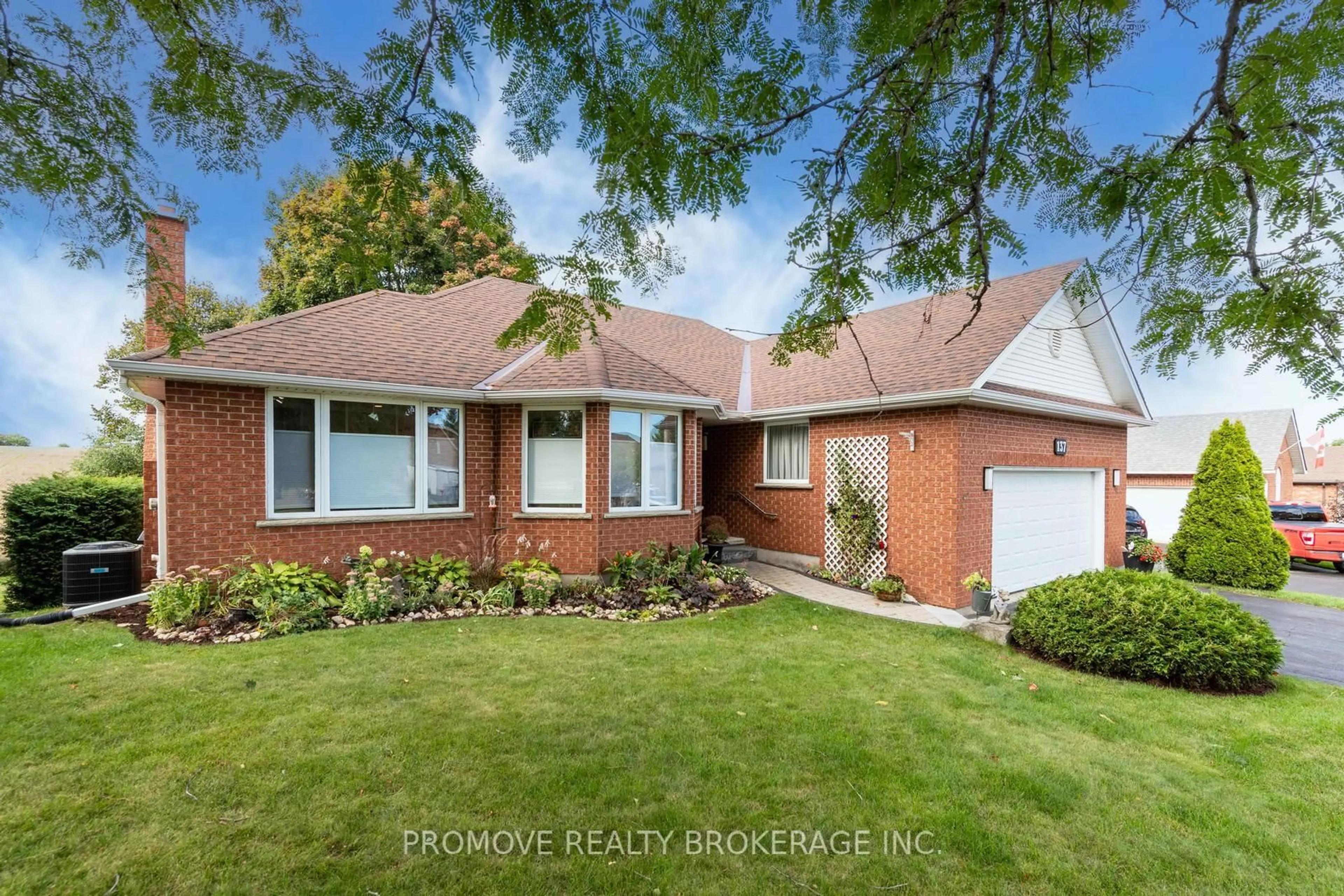 Home with brick exterior material, street for 137 Lou's Blvd, Guelph/Eramosa Ontario N0B 2K0