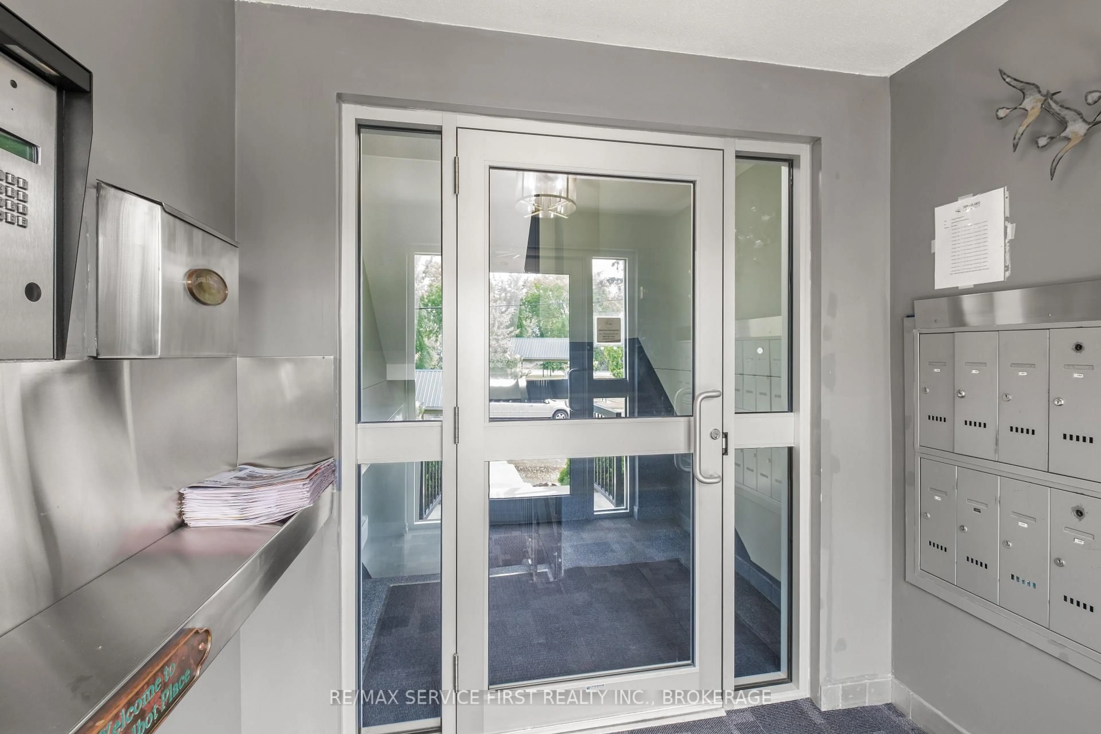 Indoor entryway for 550 Talbot Pl #105, Gananoque Ontario K7G 3C6