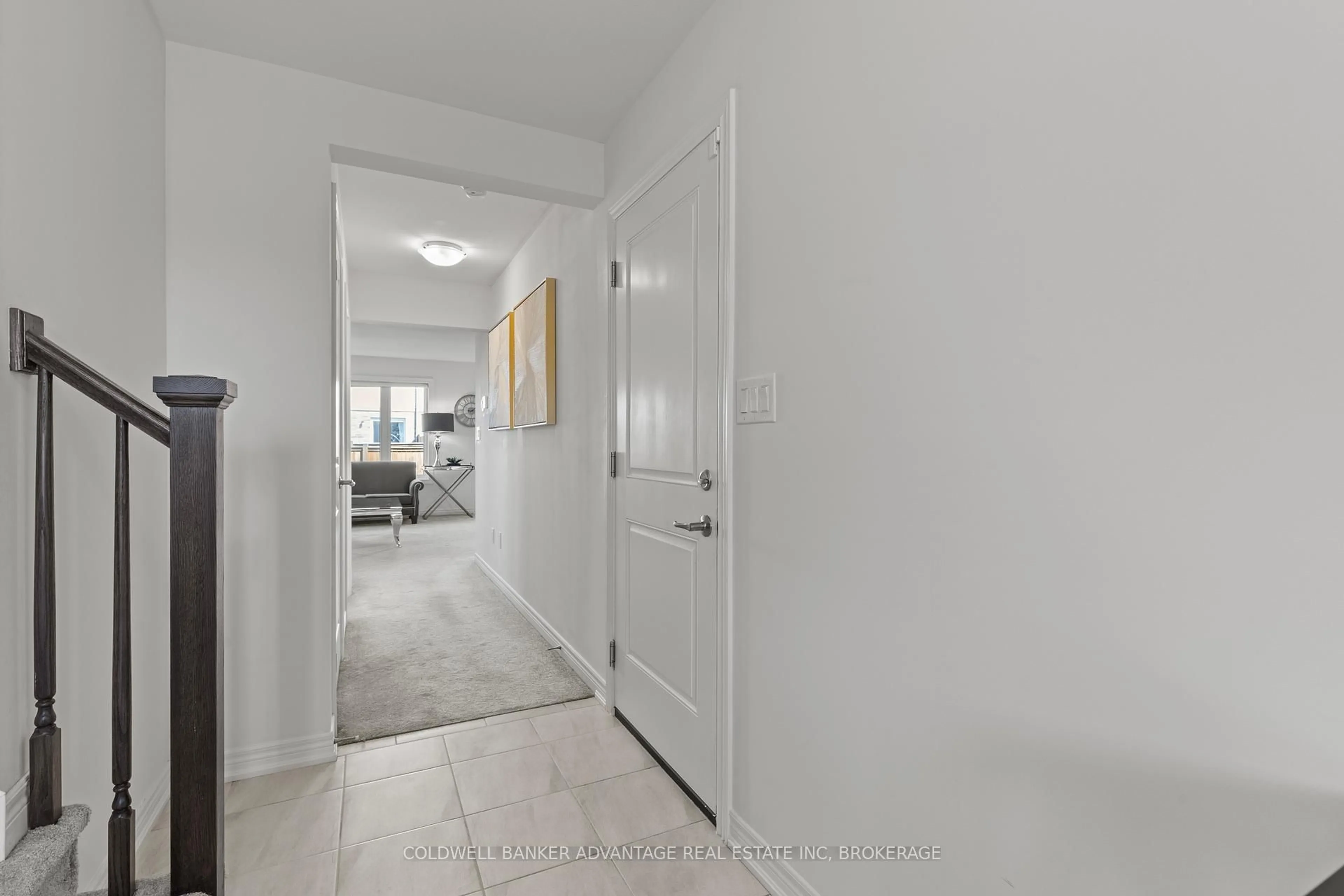 Indoor entryway for 222 Heron St, Welland Ontario L3C 0G7