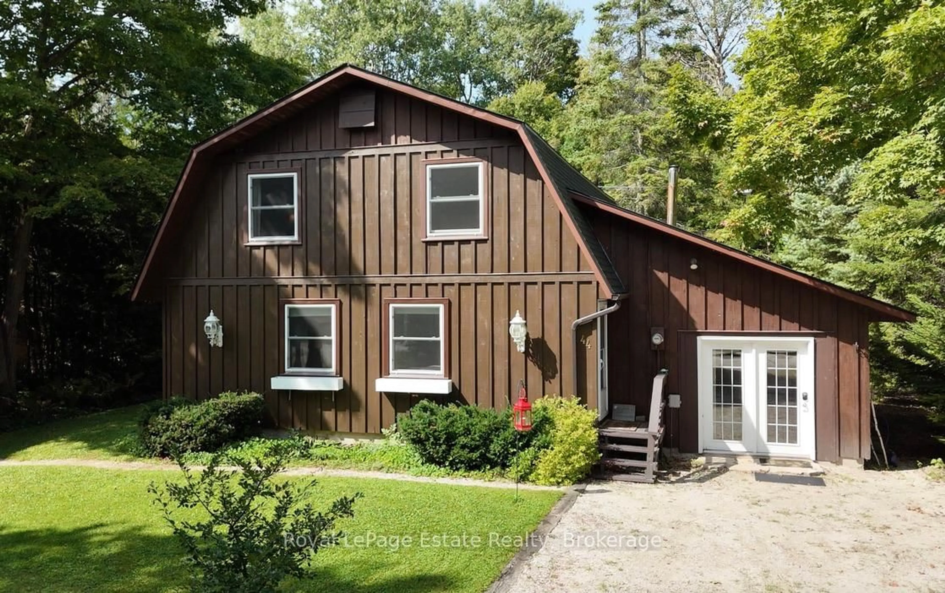 Home with vinyl exterior material, street for 44 Whitefish Blvd, South Bruce Peninsula Ontario N0H 2T0