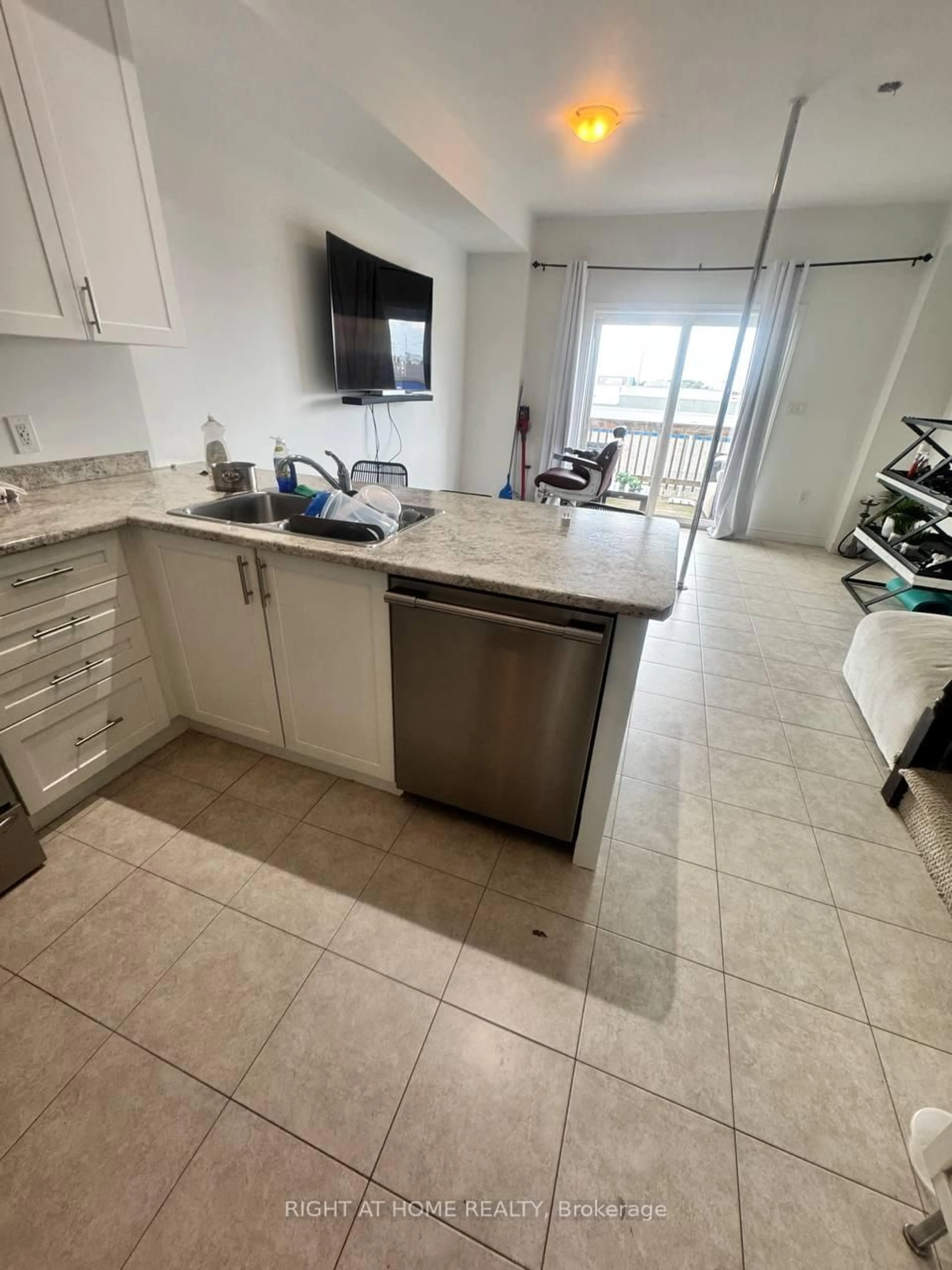 Unknown for 38 Bloom Cres, Hamilton Ontario L0R 1P0