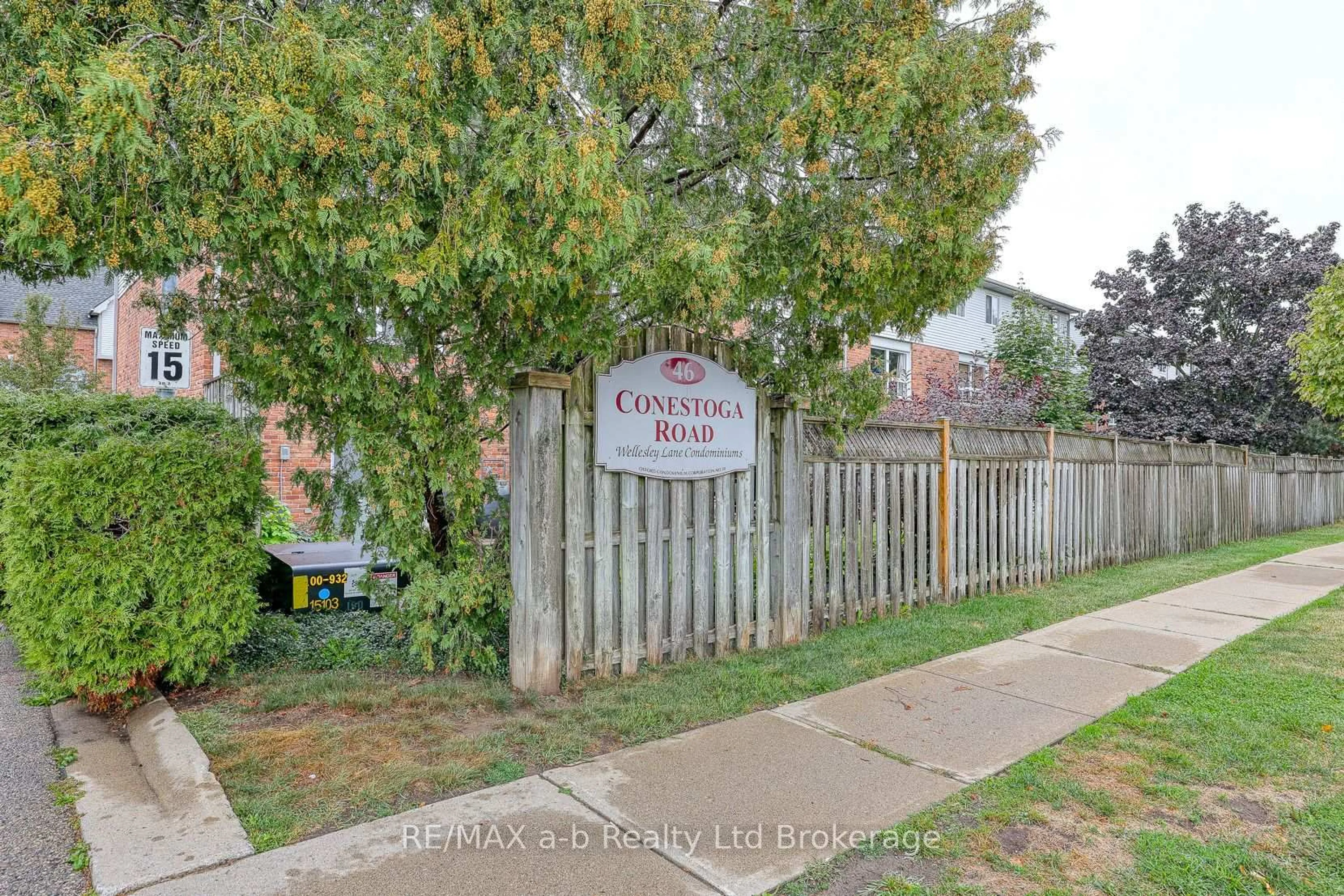 A pic from outside/outdoor area/front of a property/back of a property/a pic from drone, street for 46 Conestoga Rd, Woodstock Ontario N4T 1S4