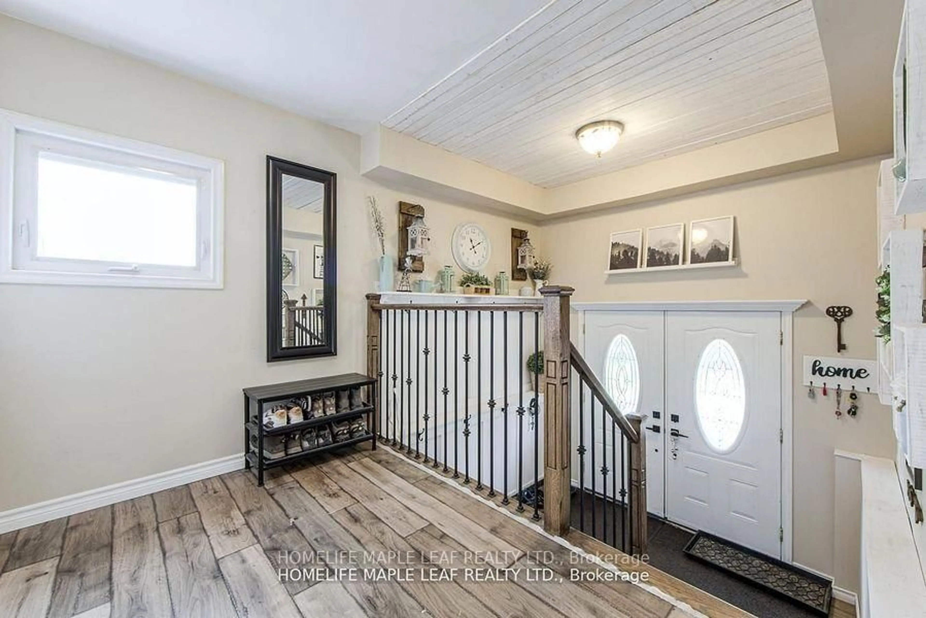 Indoor entryway for 64149 County Road 3, East Garafraxa Ontario L9W 7J4