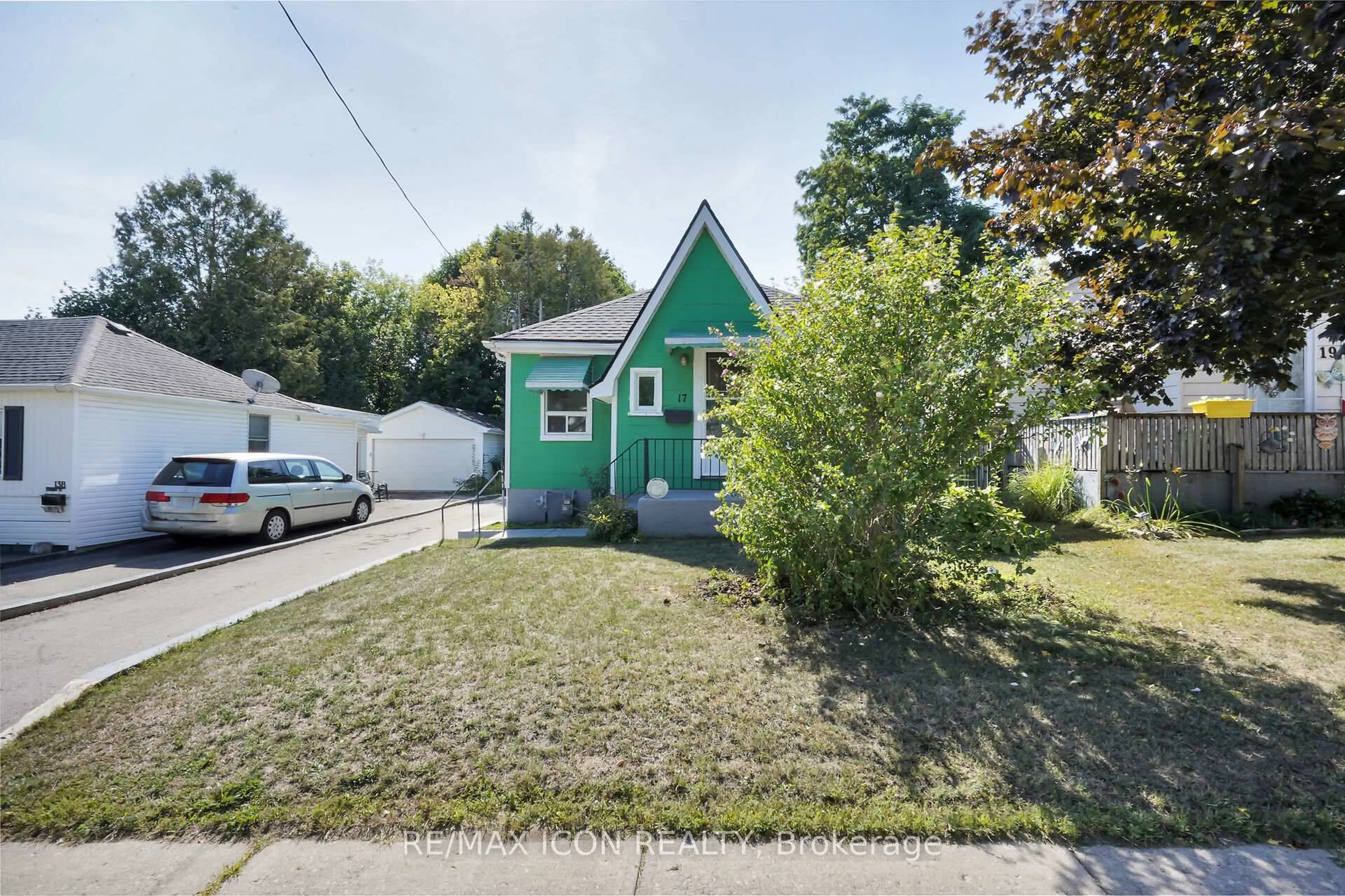 Unknown for 17 Stuart St, London East Ontario N5Y 1S2