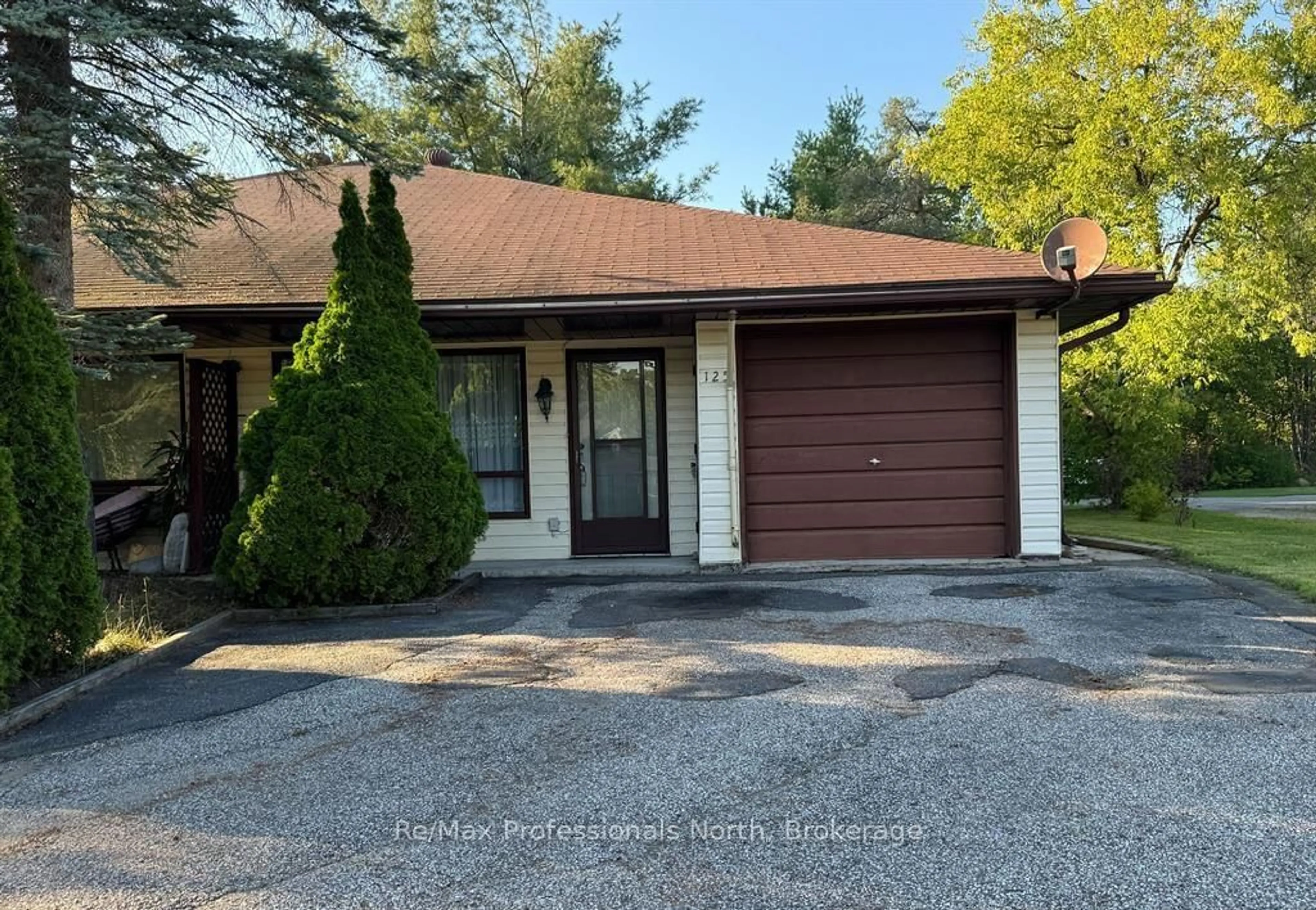 Unknown for 125 Taylor Rd, Bracebridge Ontario P1L 1J5