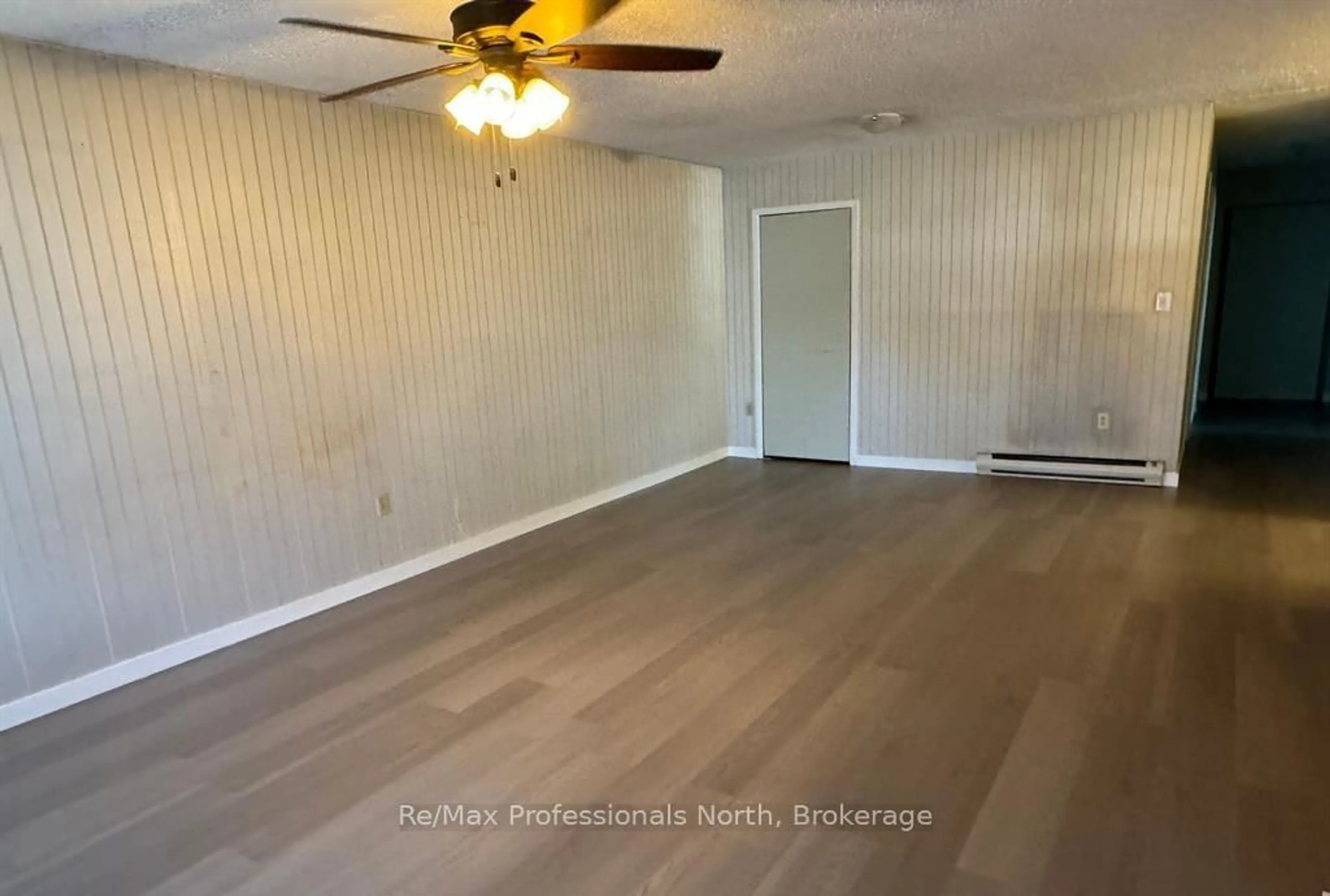 A pic of a room for 125 Taylor Rd, Bracebridge Ontario P1L 1J5