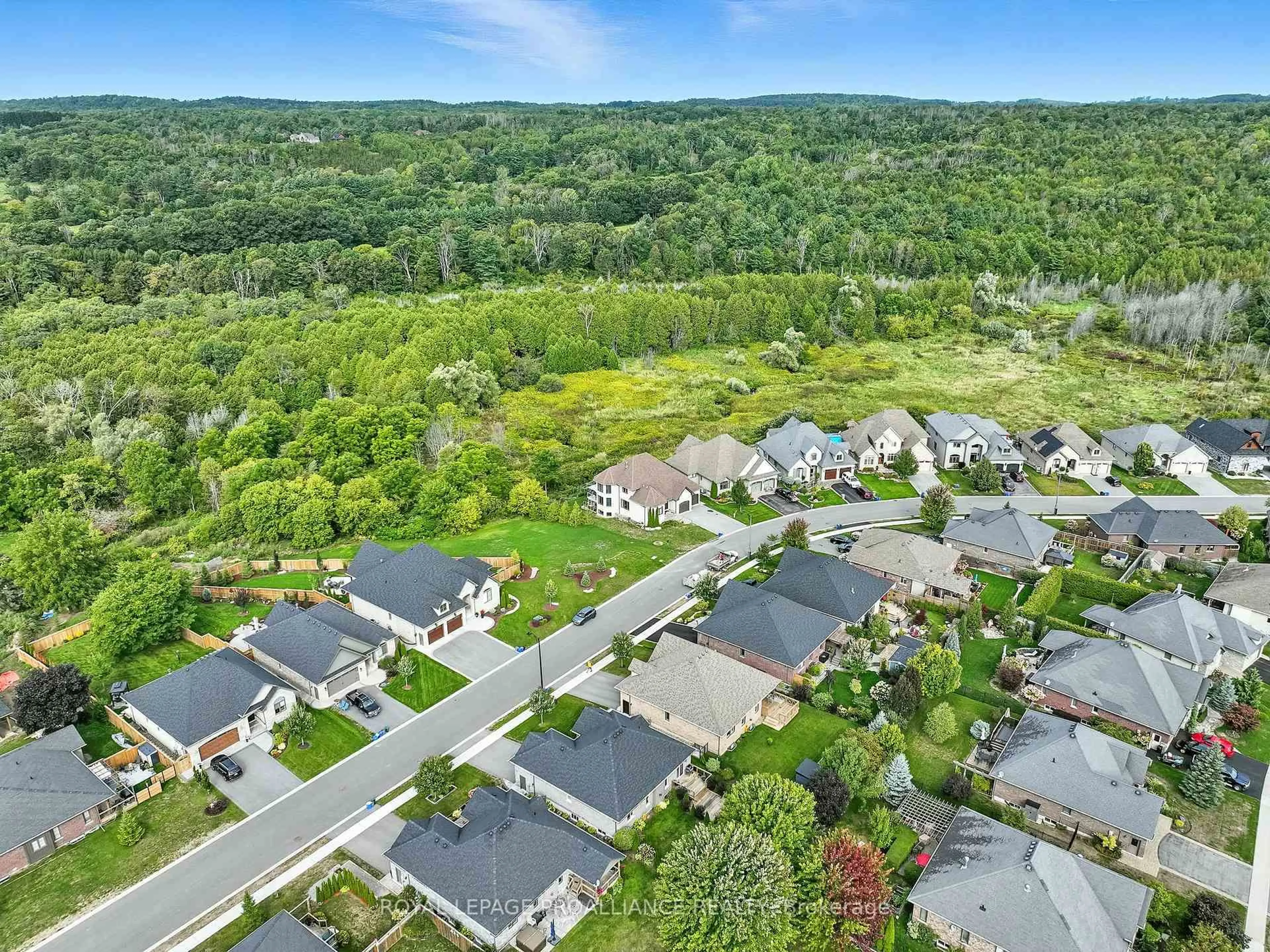 A pic from outside/outdoor area/front of a property/back of a property/a pic from drone, mountain view for 29 Rosslyn Dr, Brighton Ontario K0K 1H0