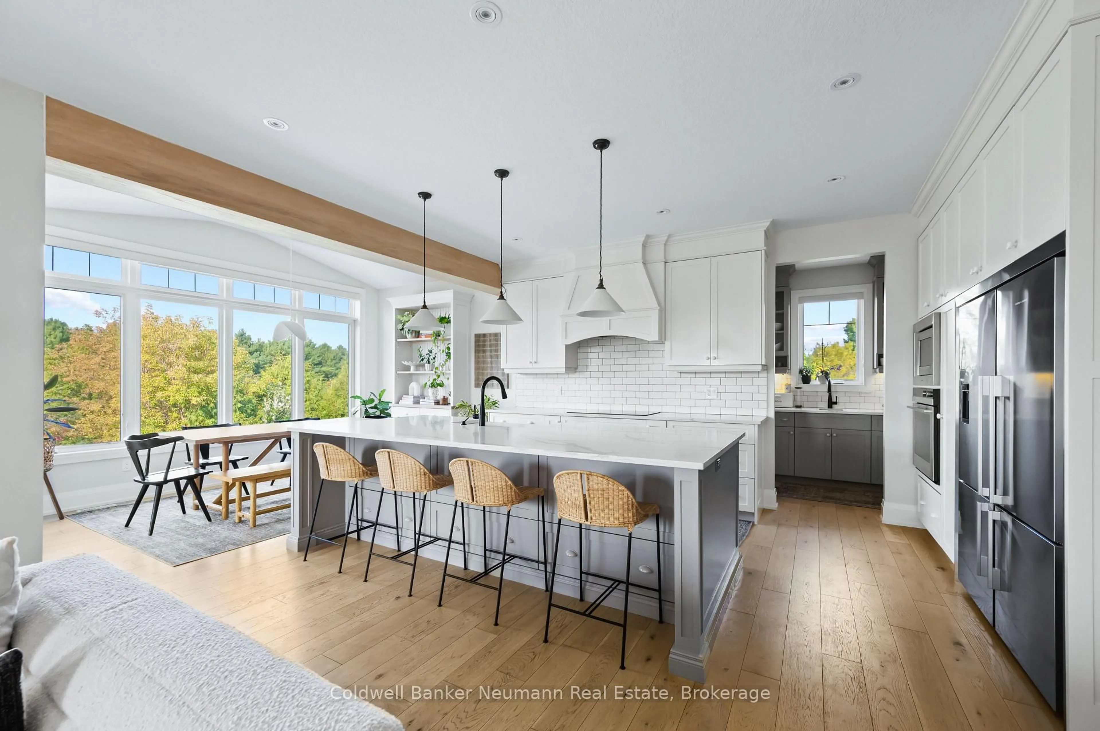 Open concept kitchen, unknown for 22 Hilltop Rd, Guelph Ontario N1E 7L4