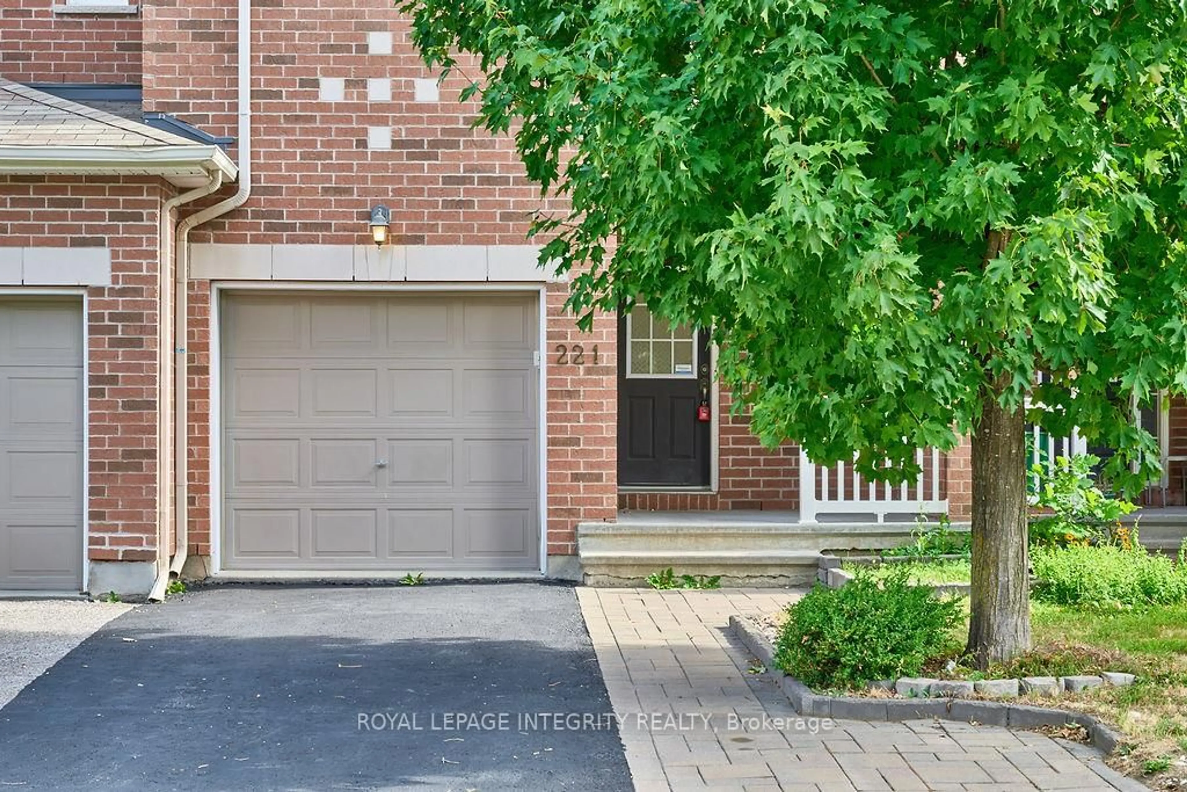 Home with brick exterior material, street for 221 Badgeley Ave, Ottawa Ontario K2T 0A4