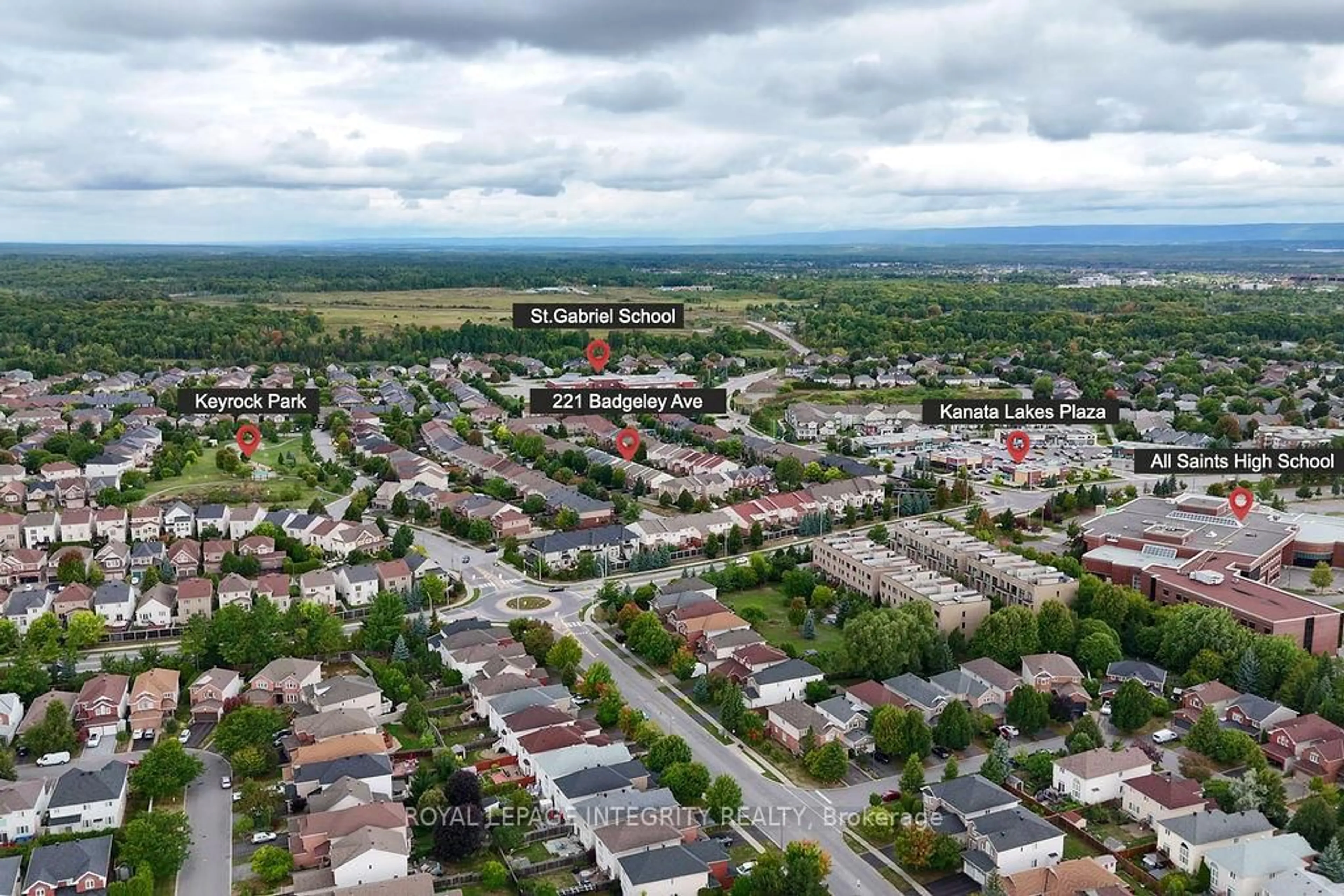 A pic from outside/outdoor area/front of a property/back of a property/a pic from drone, mountain view for 221 Badgeley Ave, Ottawa Ontario K2T 0A4