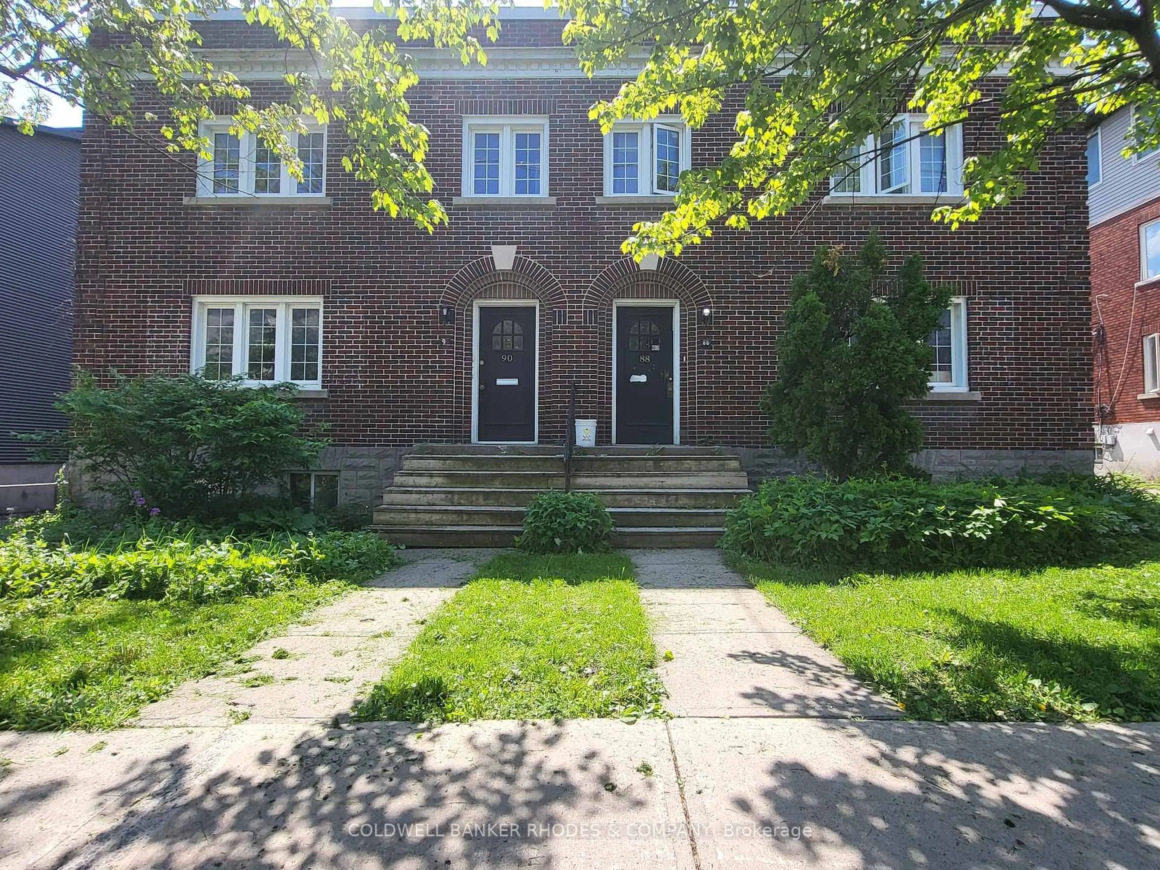 Unknown for 88 - 90 Goulburn Ave St, Ottawa Ontario K1N 8E1