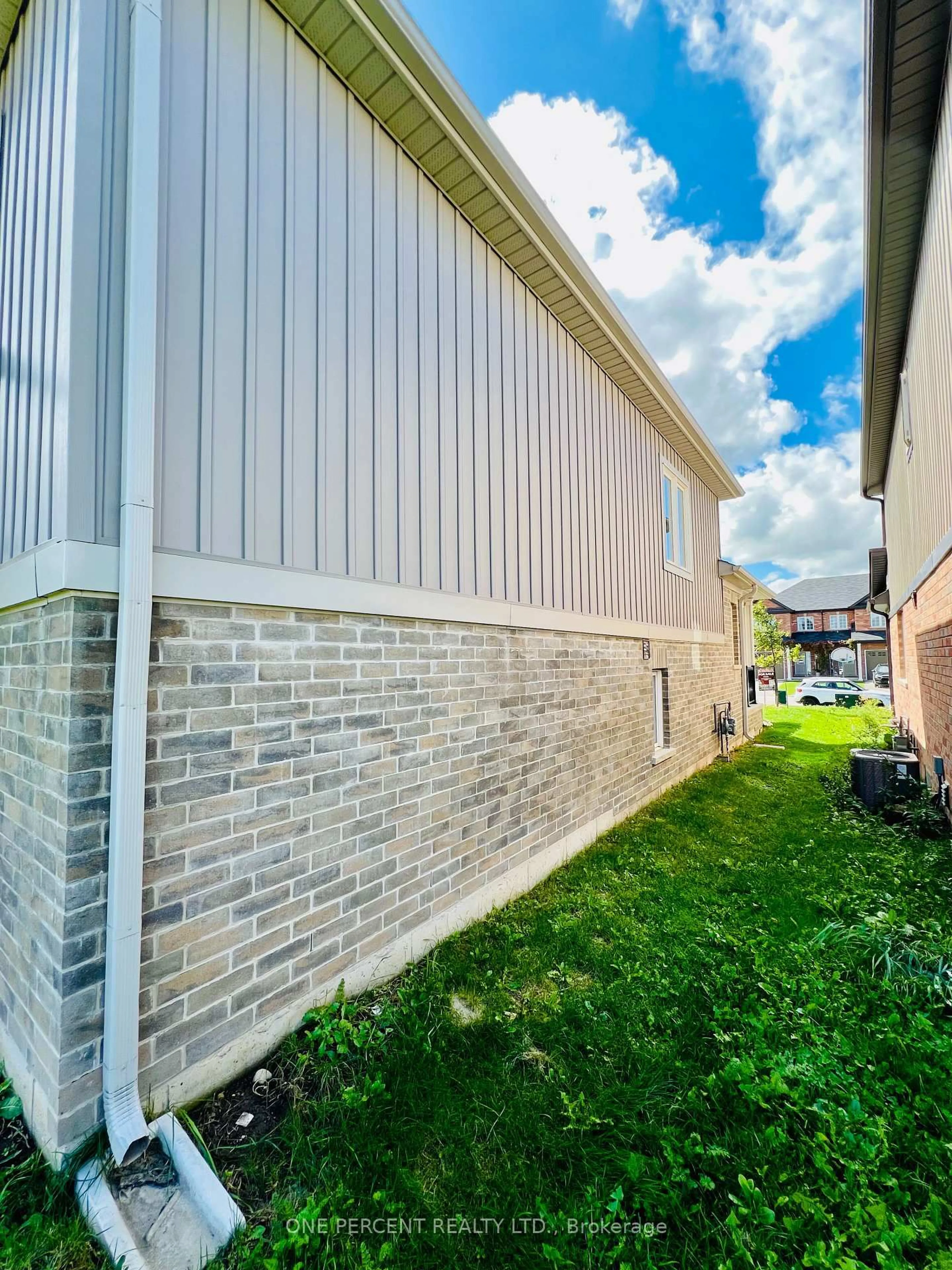 Unknown for 415 Krotz St, North Perth Ontario N4W 0H8