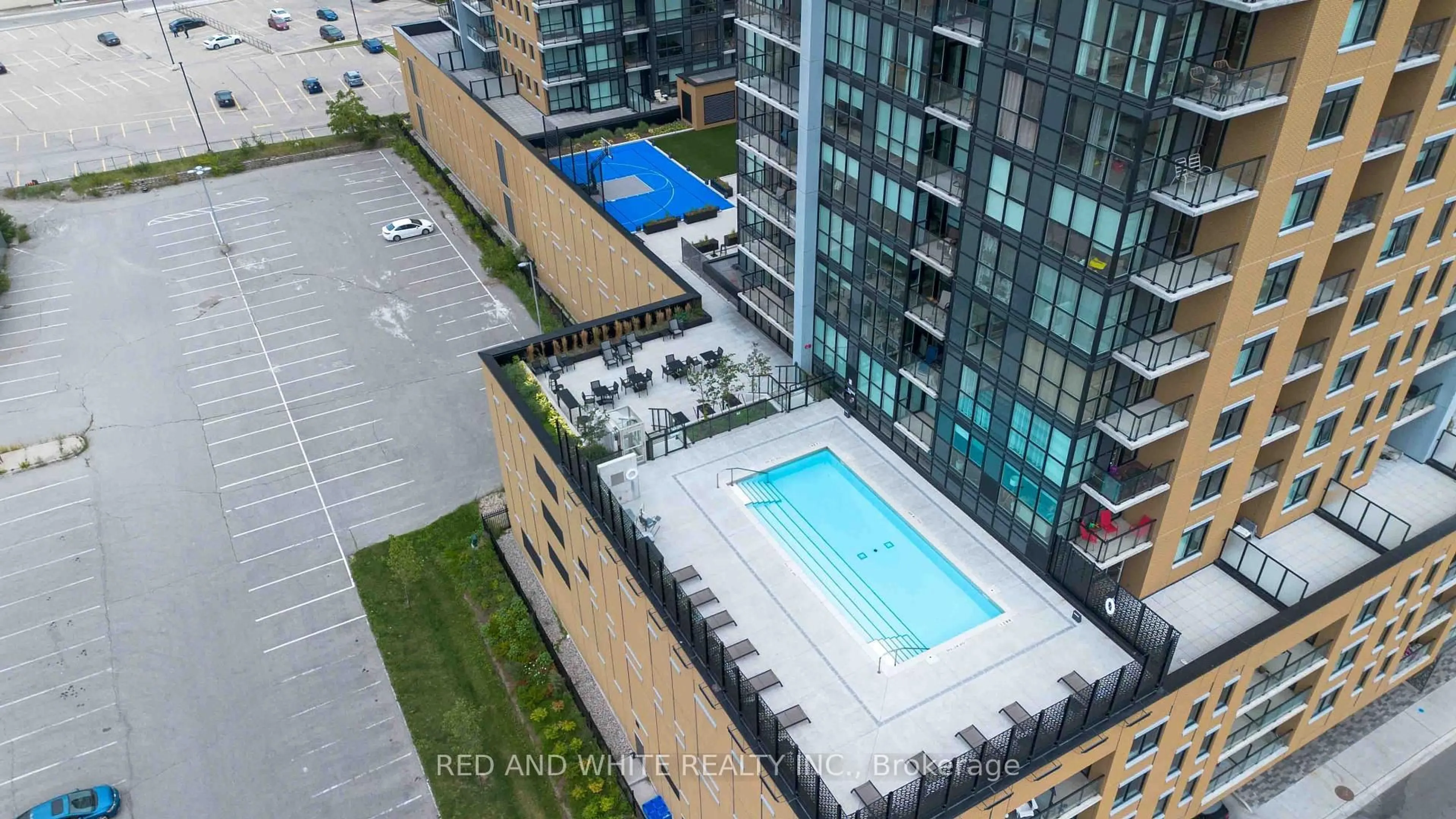 Pool for 108 Garment St #605, Kitchener Ontario N2G 0E2