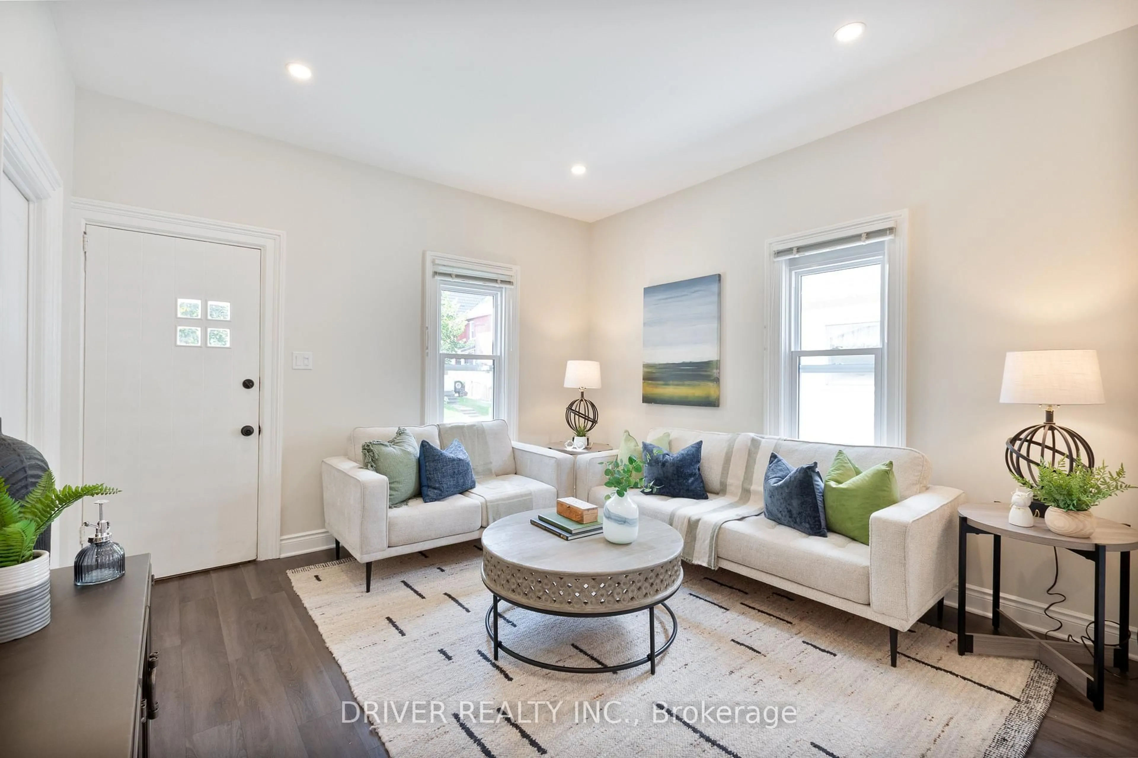 Living room with furniture, unknown for 91 Malakoff St, St. Thomas Ontario N5P 1M3