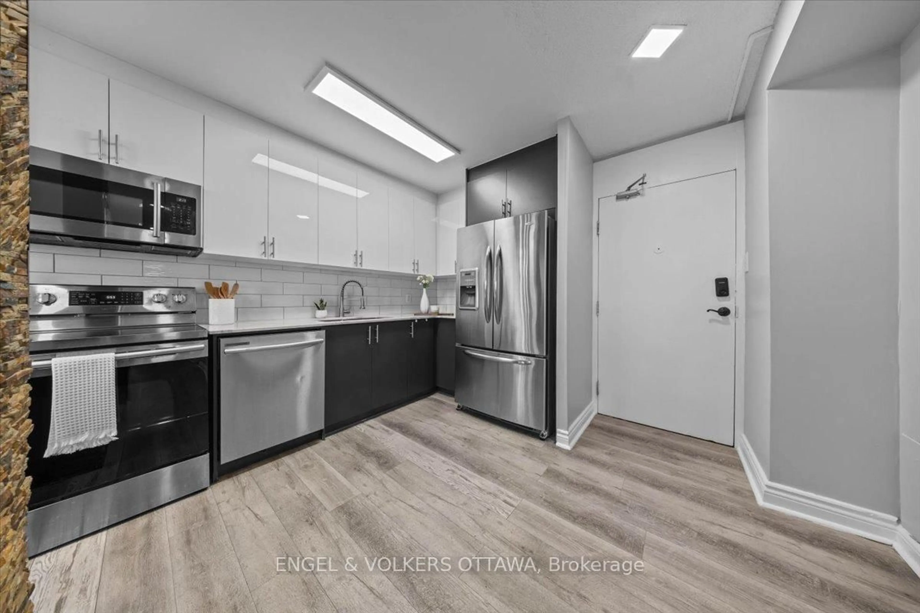 Unknown for 2020 Jasmine Cres #610, Ottawa Ontario K1J 8K5