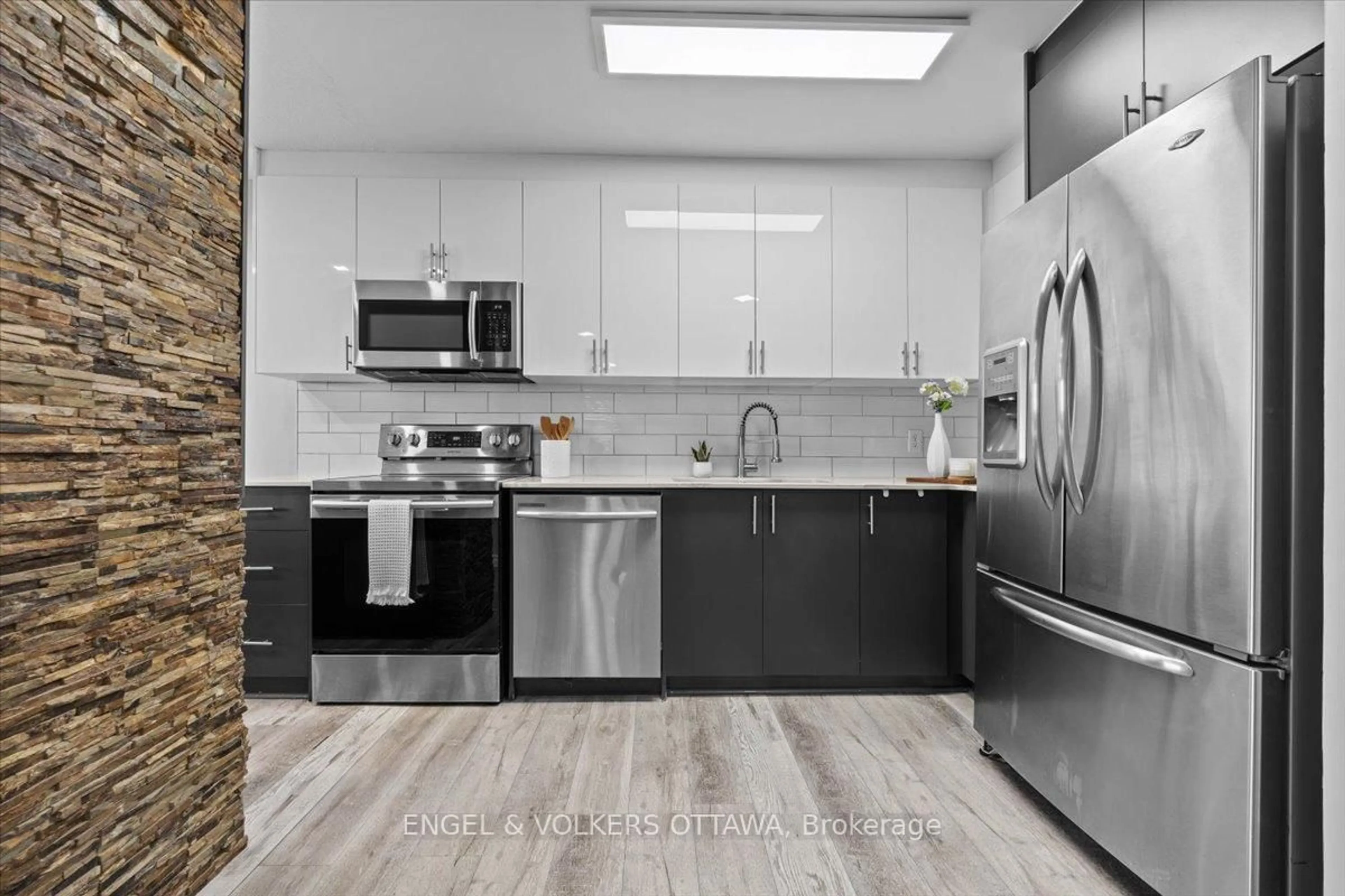 Contemporary kitchen, ceramic/tile floor for 2020 Jasmine Cres #610, Ottawa Ontario K1J 8K5