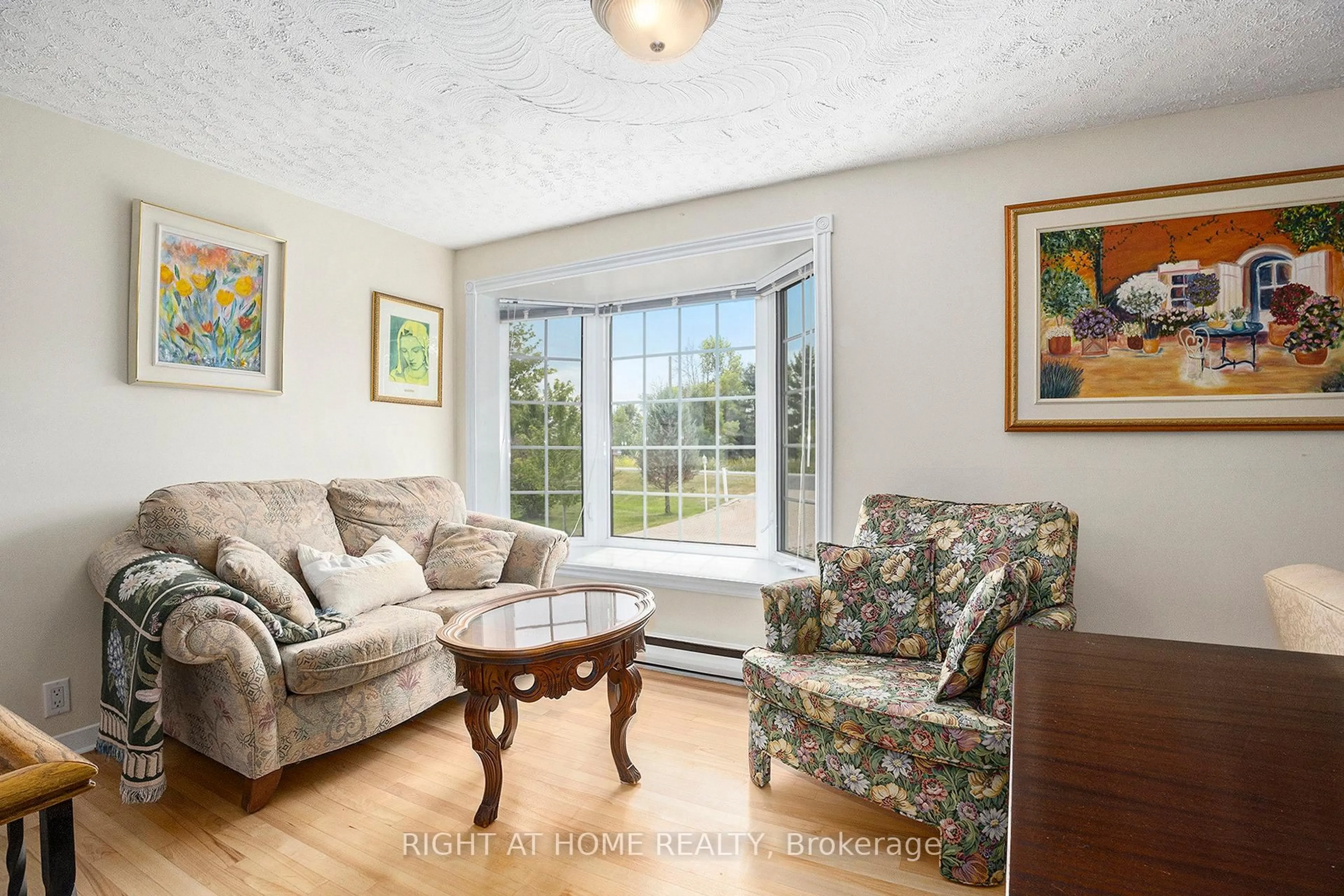 Living room with furniture, unknown for 1103 Conc 1 Alfred Rd, Alfred and Plantagenet Ontario K0B 1J0