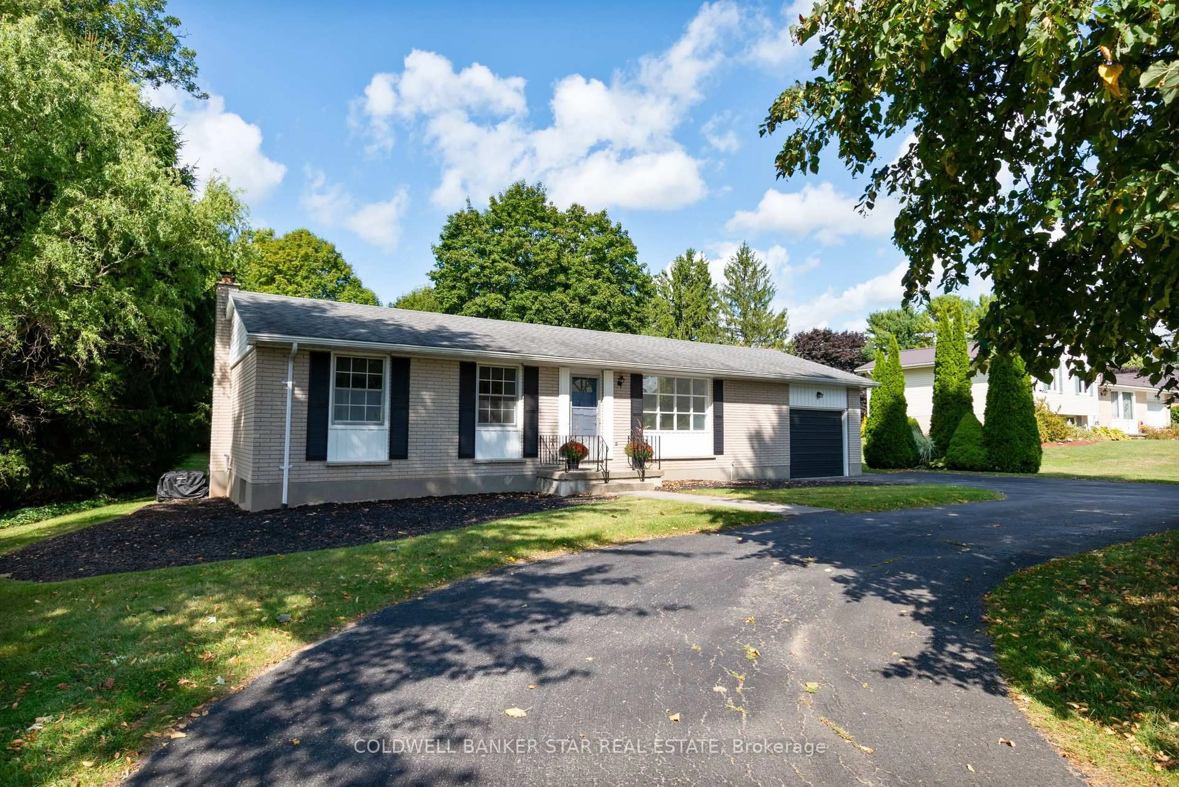 A pic from outside/outdoor area/front of a property/back of a property/a pic from drone, street for 6361 Sunset Dr, Central Elgin Ontario N5R 3S8