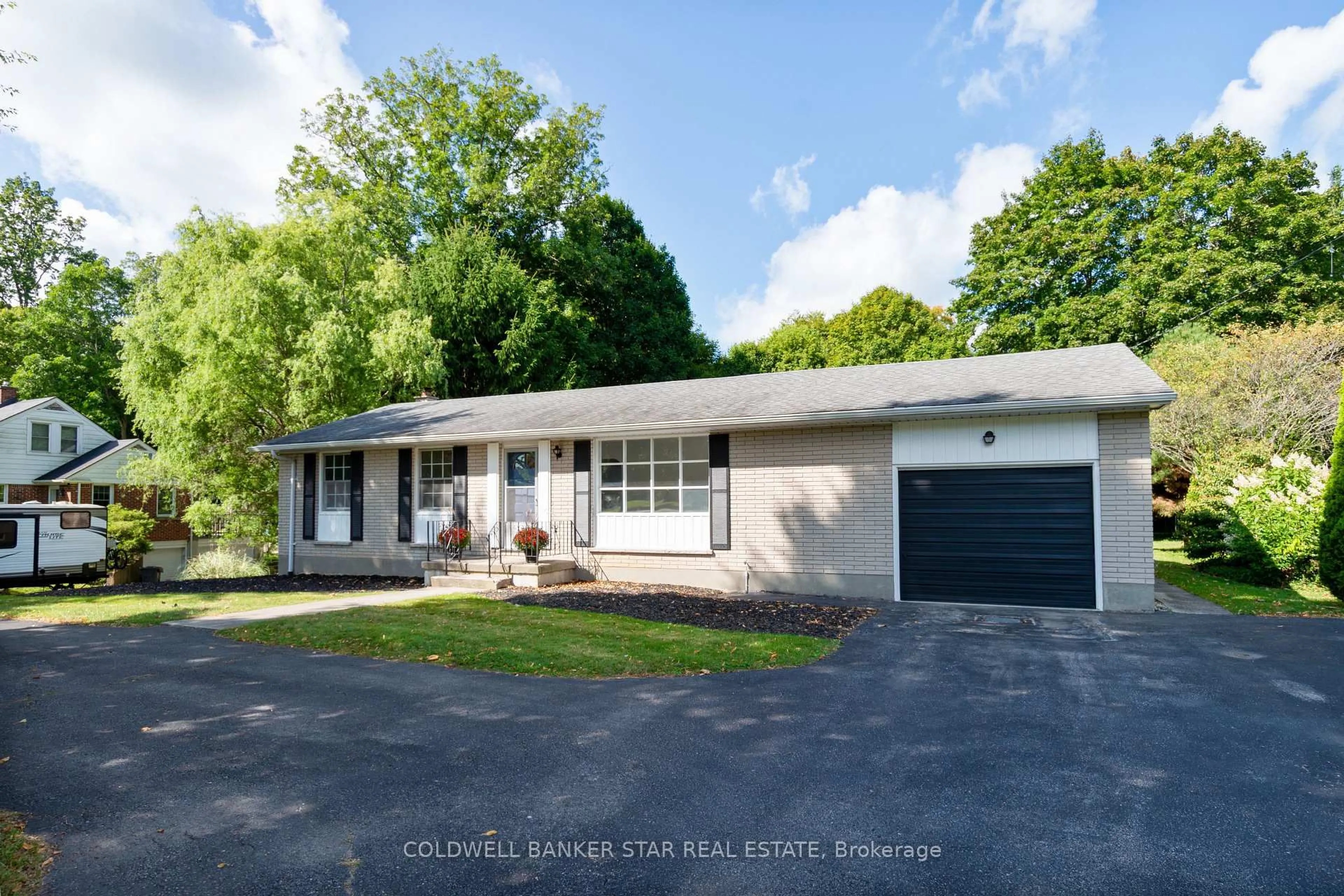 A pic from outside/outdoor area/front of a property/back of a property/a pic from drone, street for 6361 Sunset Dr, Central Elgin Ontario N5R 3S8