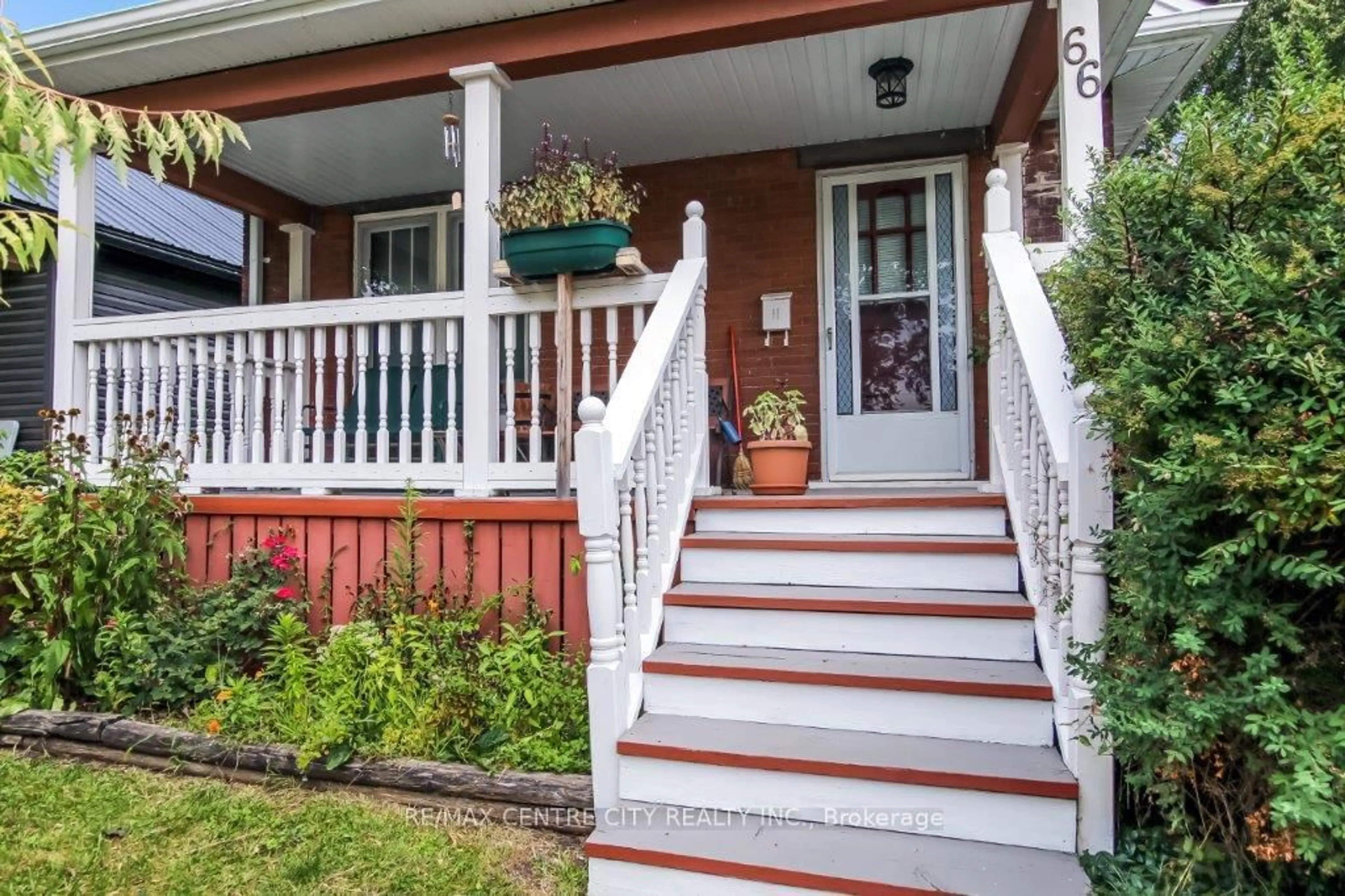 Home with vinyl exterior material, street for 66 Connaught Ave, London East Ontario N5Y 3A6