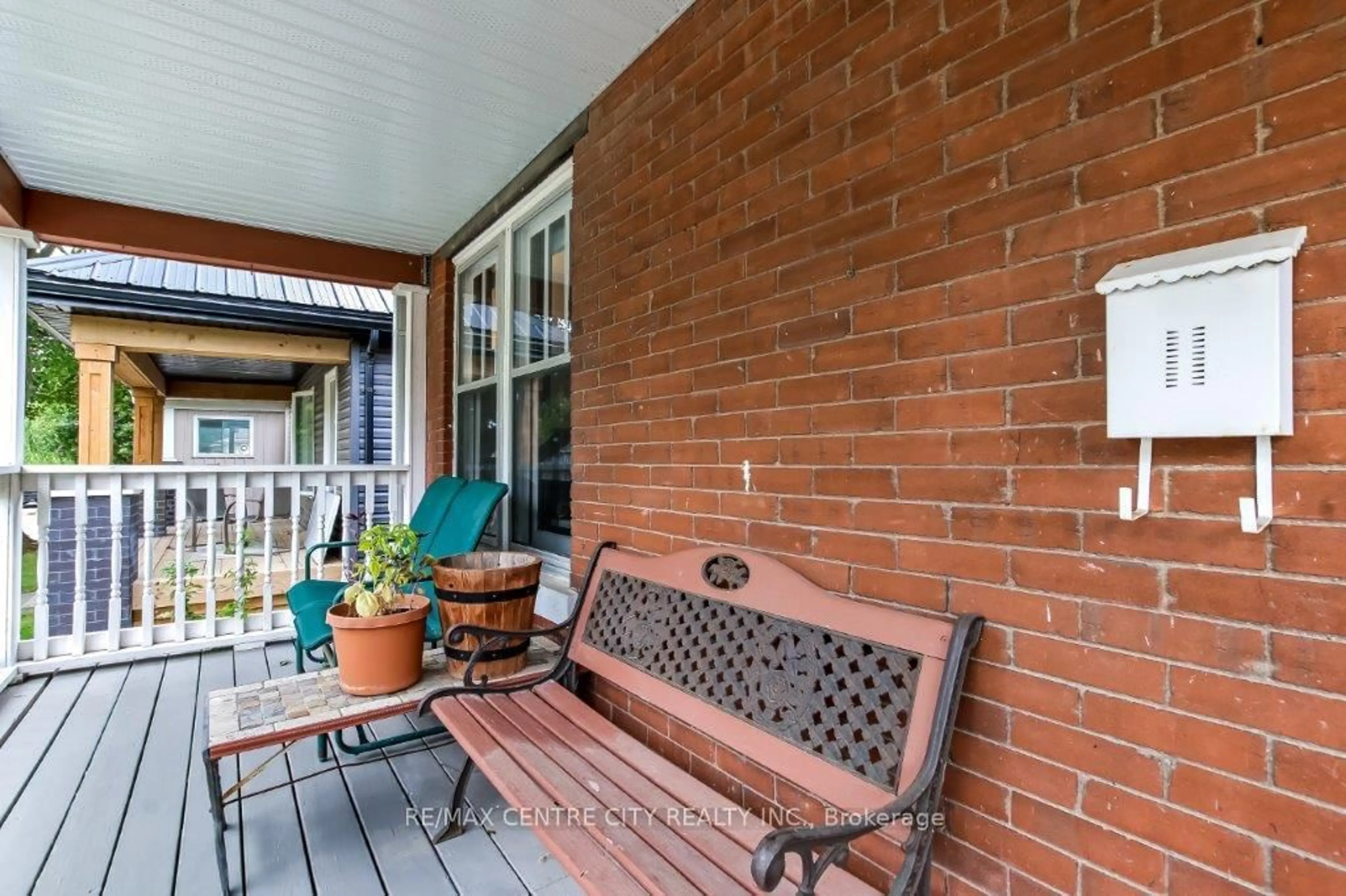 Patio, street for 66 Connaught Ave, London East Ontario N5Y 3A6