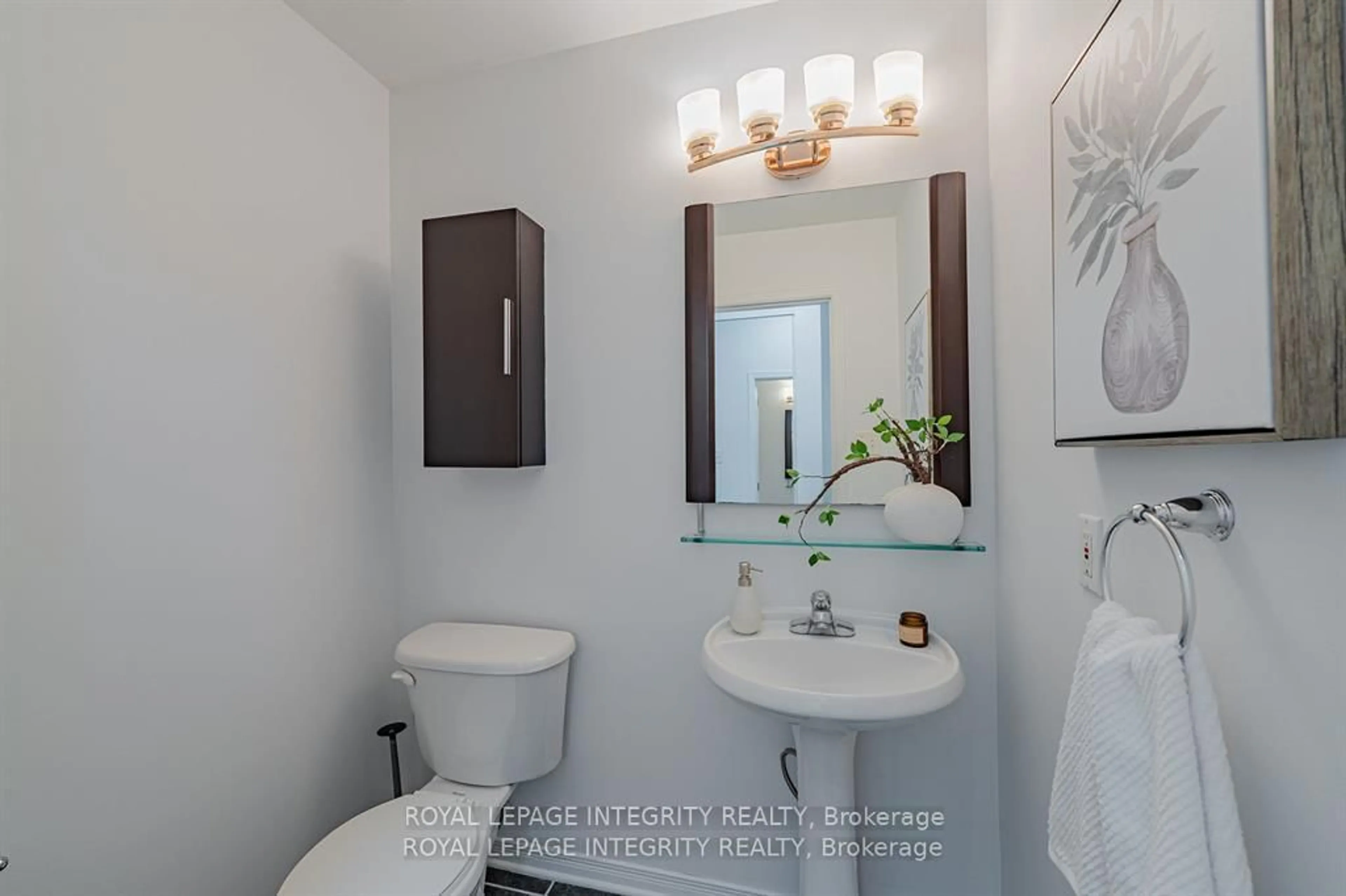 Standard bathroom, ceramic/tile floor for 178 Insmill Cres, Kanata Ontario K2T 1G3