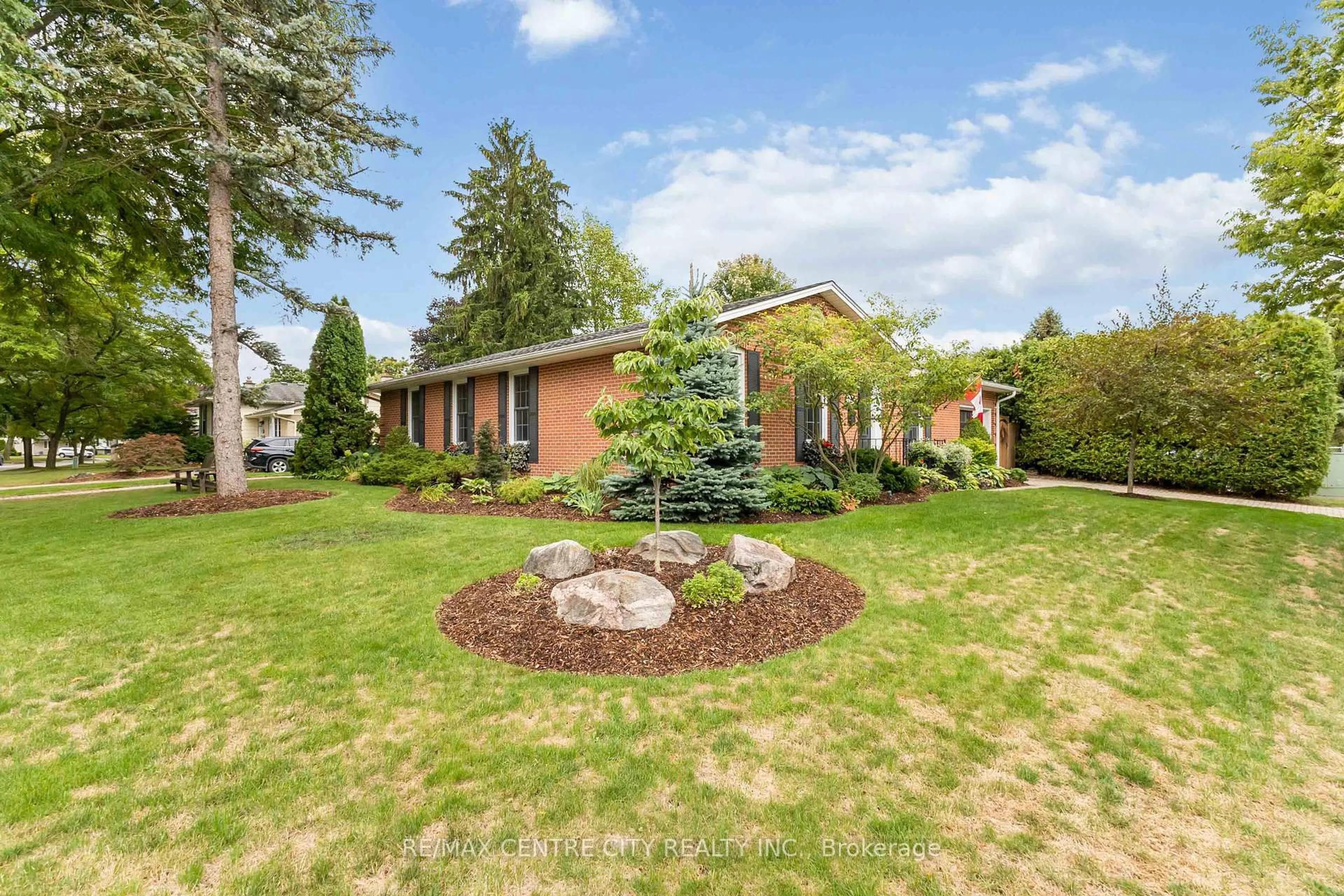 Unknown for 1450 Stoneybrook Cres, London North Ontario N5X 1C4