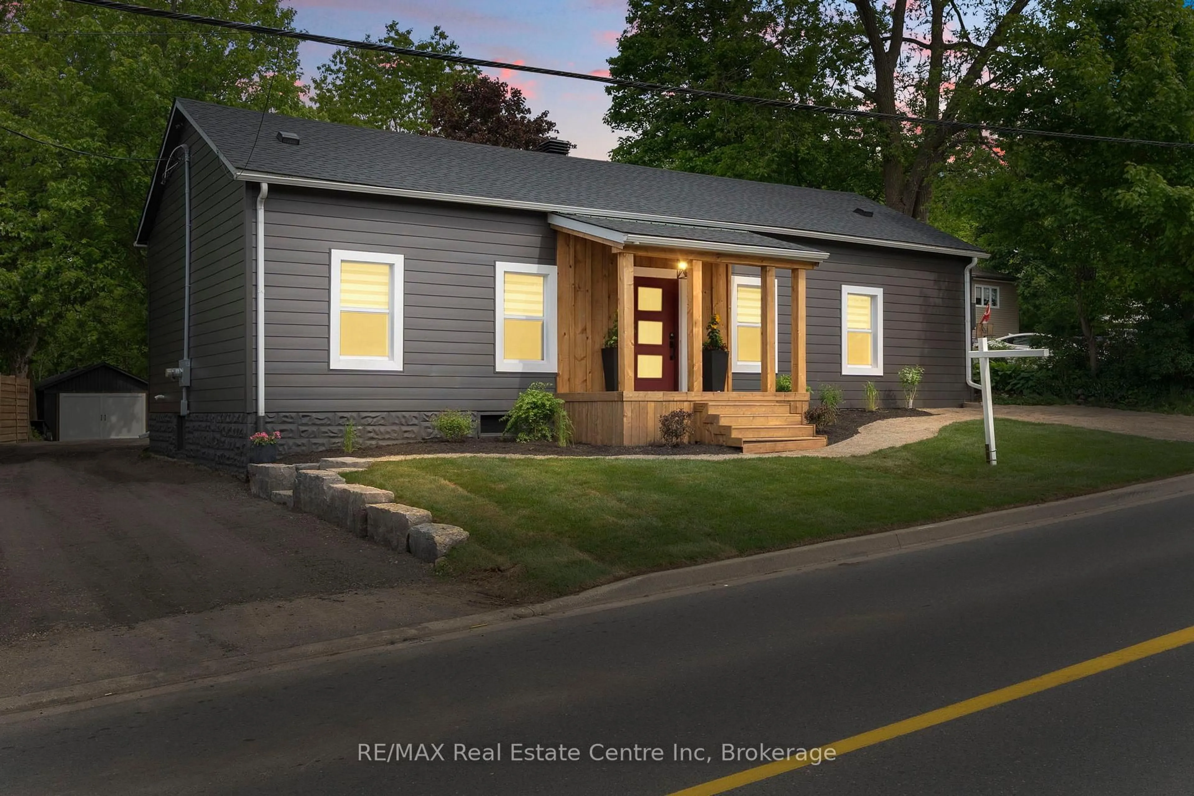 Home with vinyl exterior material, street for 1283 Swan St, North Dumfries Ontario N0B 1E0