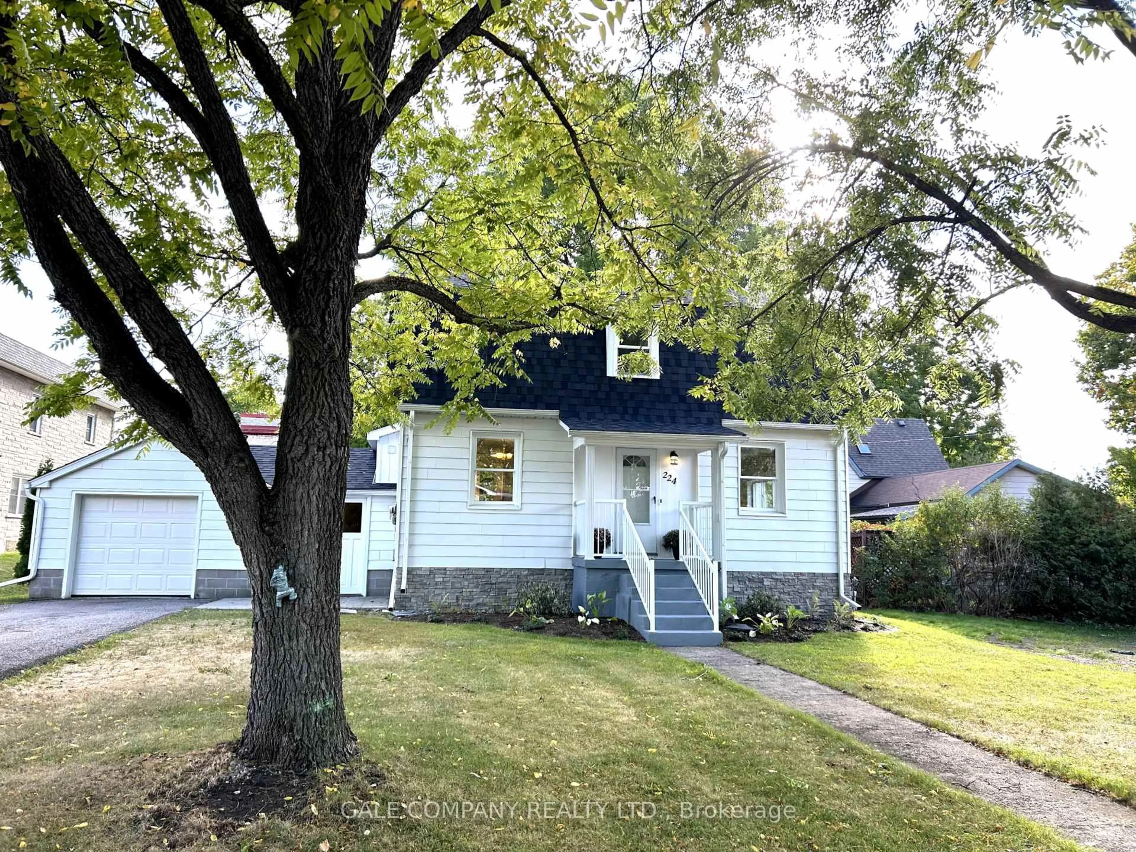 Home with vinyl exterior material, street for 224 Ann St, Almonte Ontario K0A 1A0