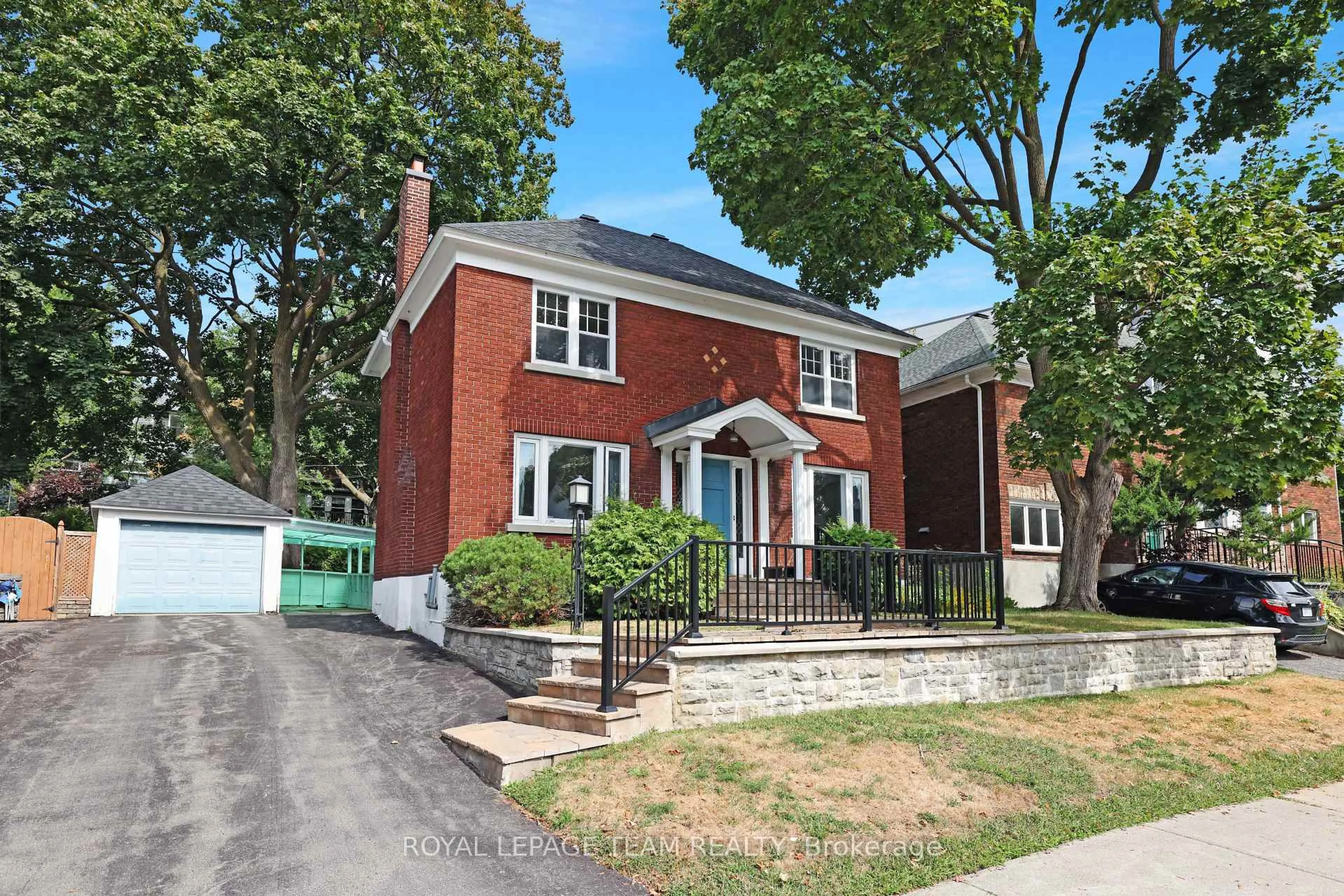 Home with brick exterior material, street for 17 KIPPEWA Dr, Ottawa Ontario K1S 3G3